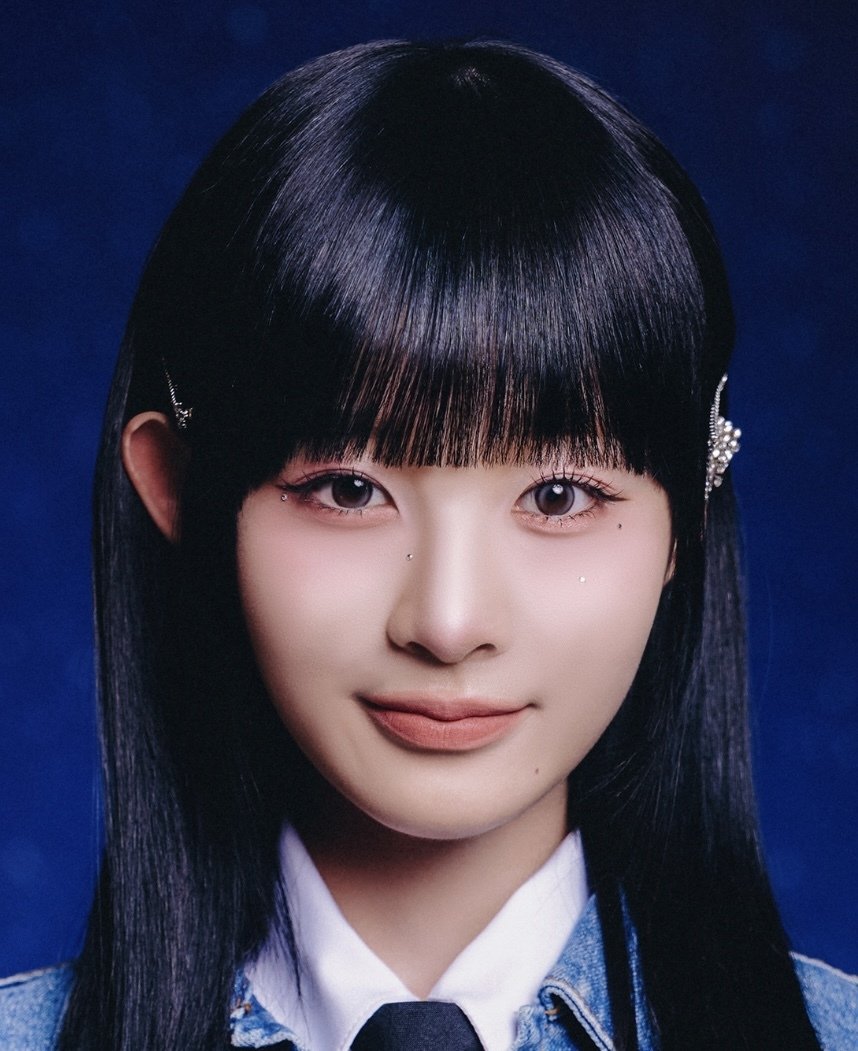 【ME:I 】飯田栞月　sweet holiday 会場限定 ME:I 飯田栞月 HMV トレカの通販 by よう's shop｜ラクマ