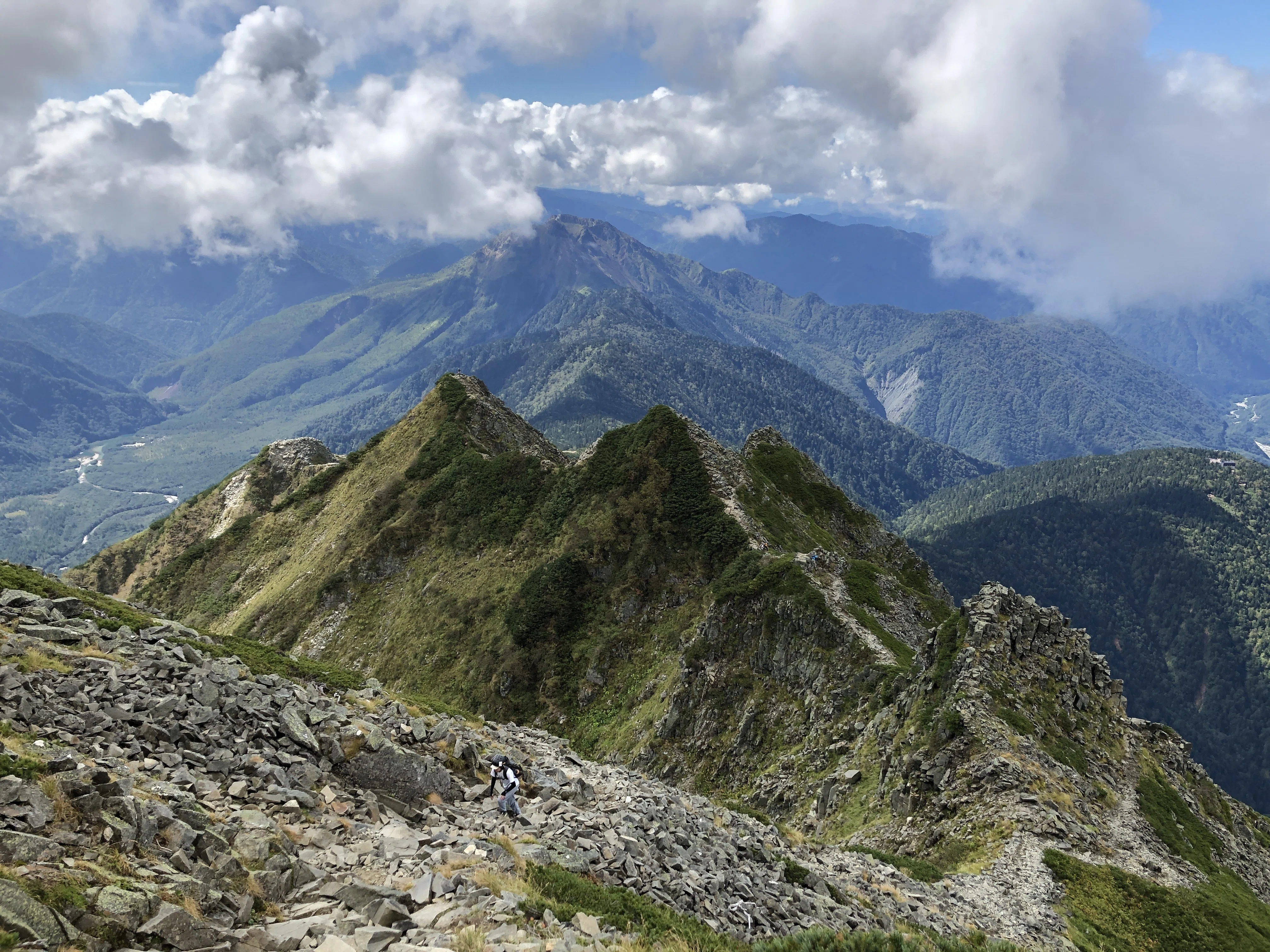西穂高岳に登ってきた【東京から夜行バス・ソロ登山】｜ラスク