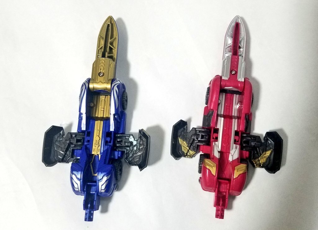 突如生えてきたブンブンカー、クールブルーver.【ブンブンジャー】｜U氏