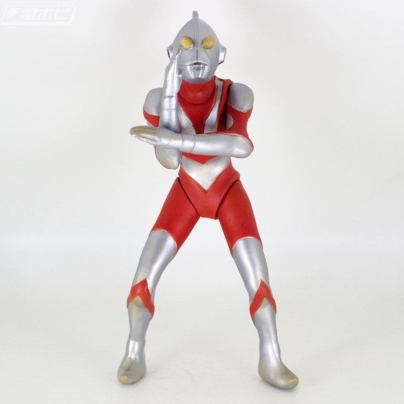 25年前レトロフィギュア150体(ウルトラマンなど)