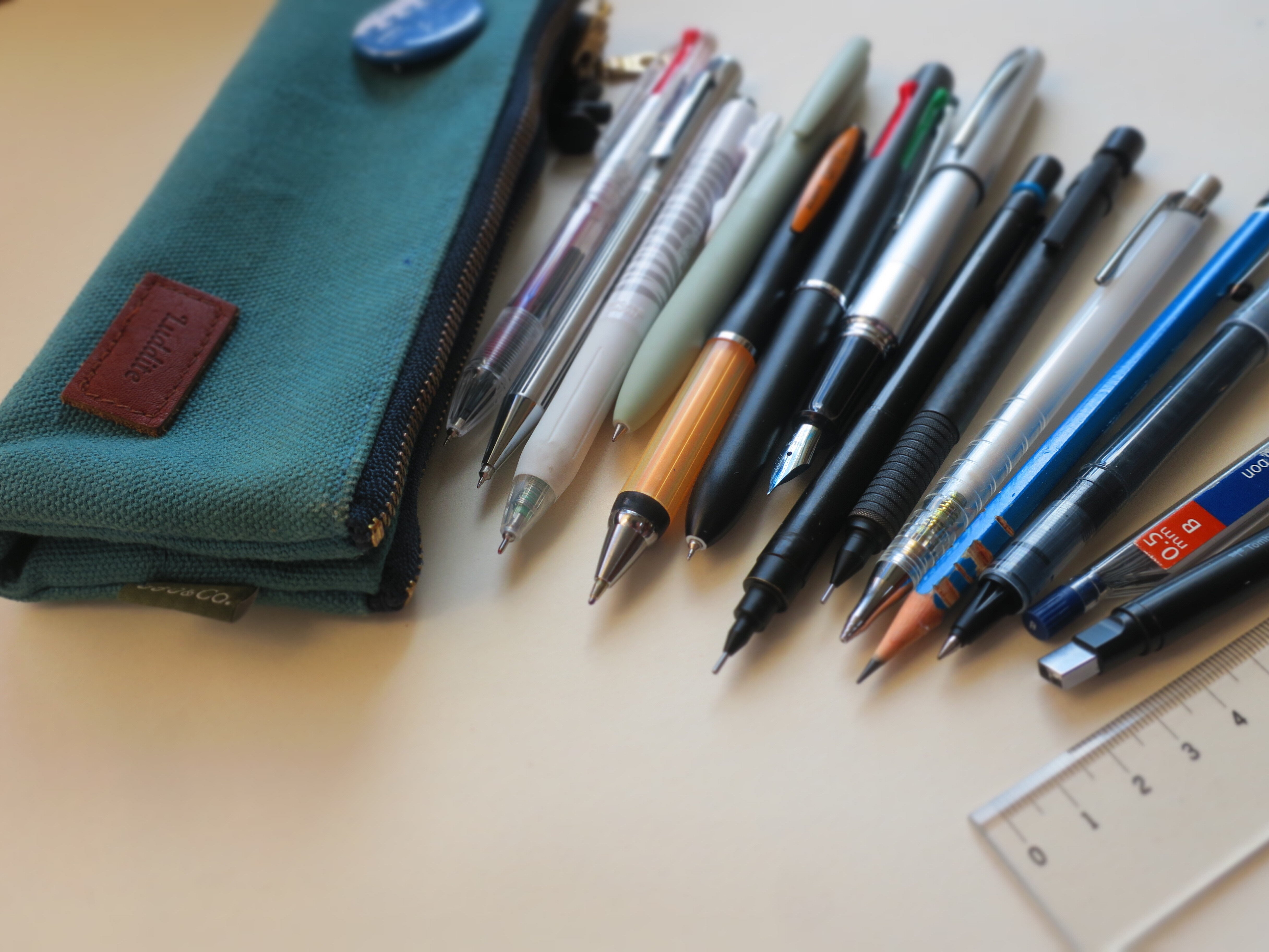 文房具まとめ売り（筆箱も付属）値下げ交渉大歓迎 筆箱紹介-003 過渡期編｜KotaKoiKa