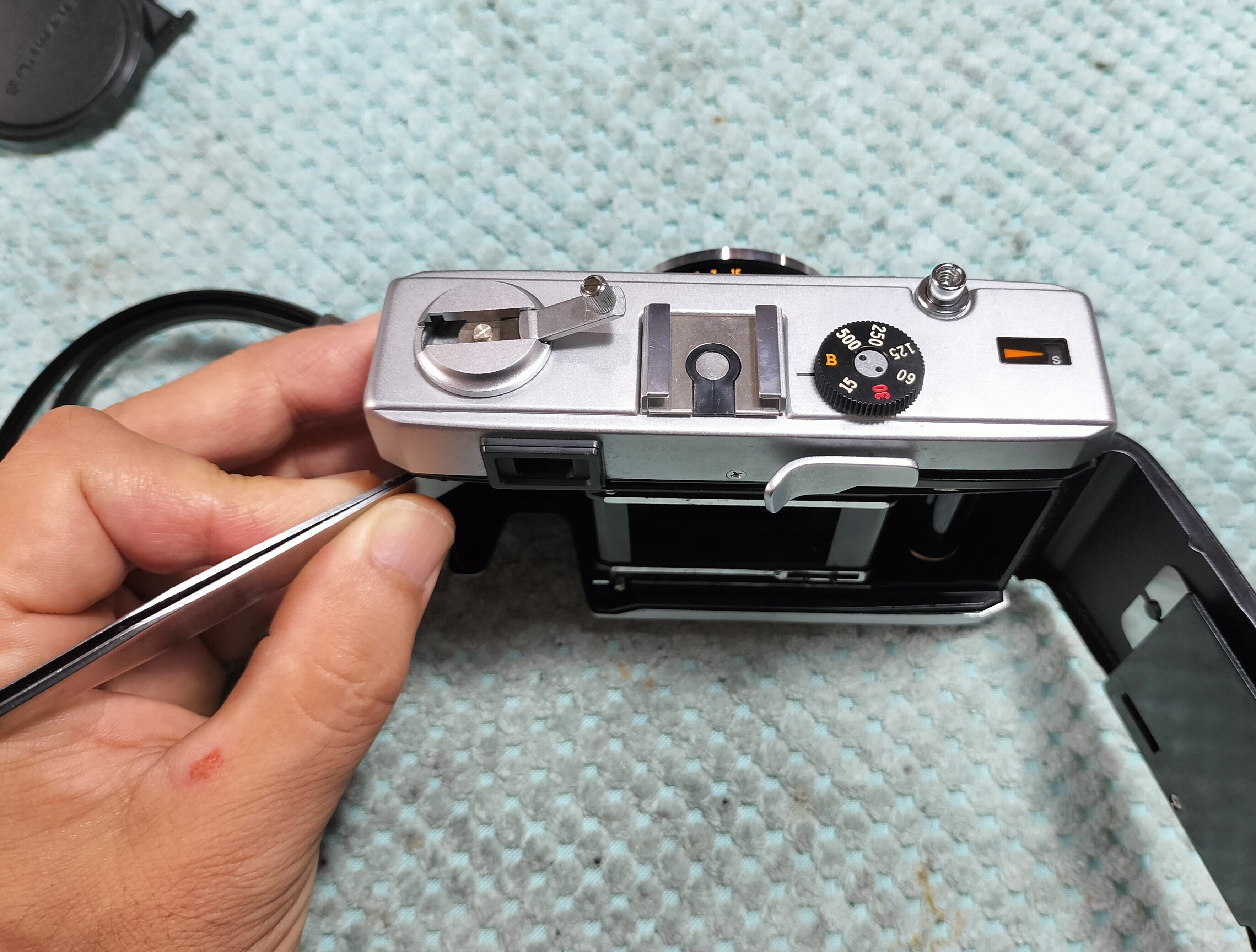 Olympus 35RCの分解|フィルムカメラ修理のアクアカメラ Olympus 35RCの分解|フィルムカメラ修理のアクアカメラ