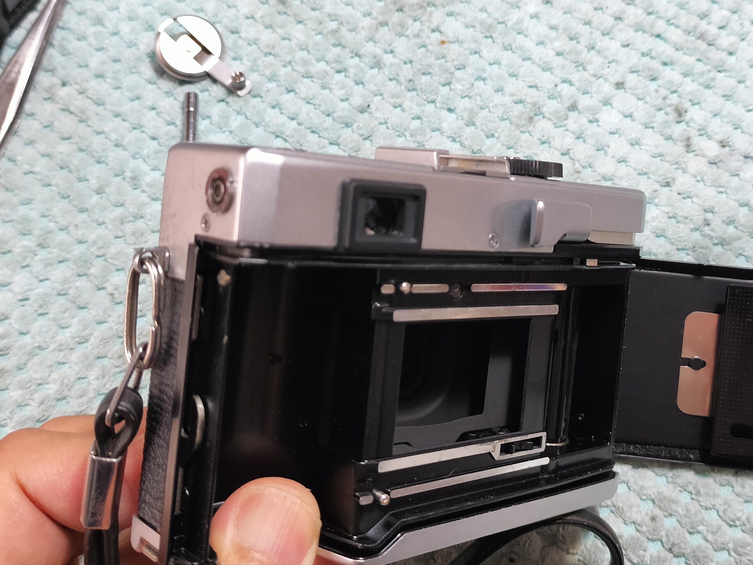 Olympus 35RCの分解|フィルムカメラ修理のアクアカメラ Olympus 35RCの分解|フィルムカメラ修理のアクアカメラ