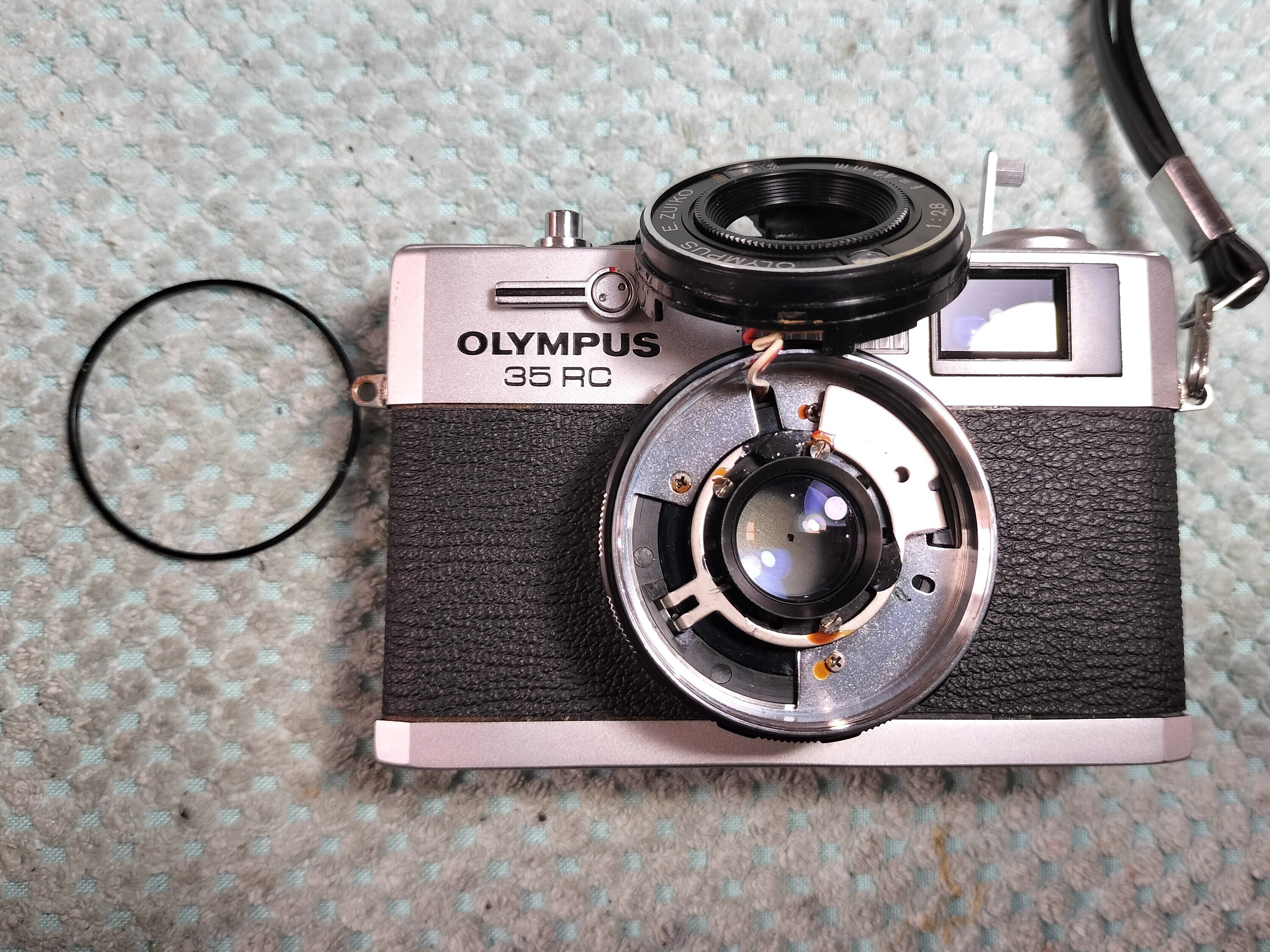 Olympus 35RCの分解|フィルムカメラ修理のアクアカメラ Olympus 35RCの分解|フィルムカメラ修理のアクアカメラ