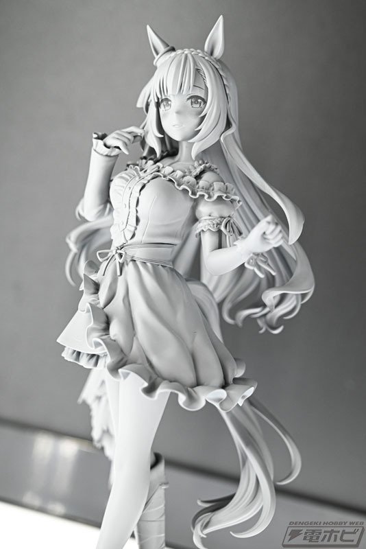 ウマ娘 プリティーダービー』勝負服姿のメジロアルダン、カレン
