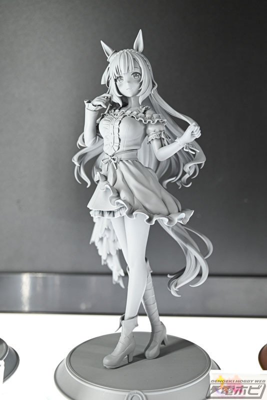 ウマ娘 プリティーダービー』勝負服姿のメジロアルダン、カレンチャン