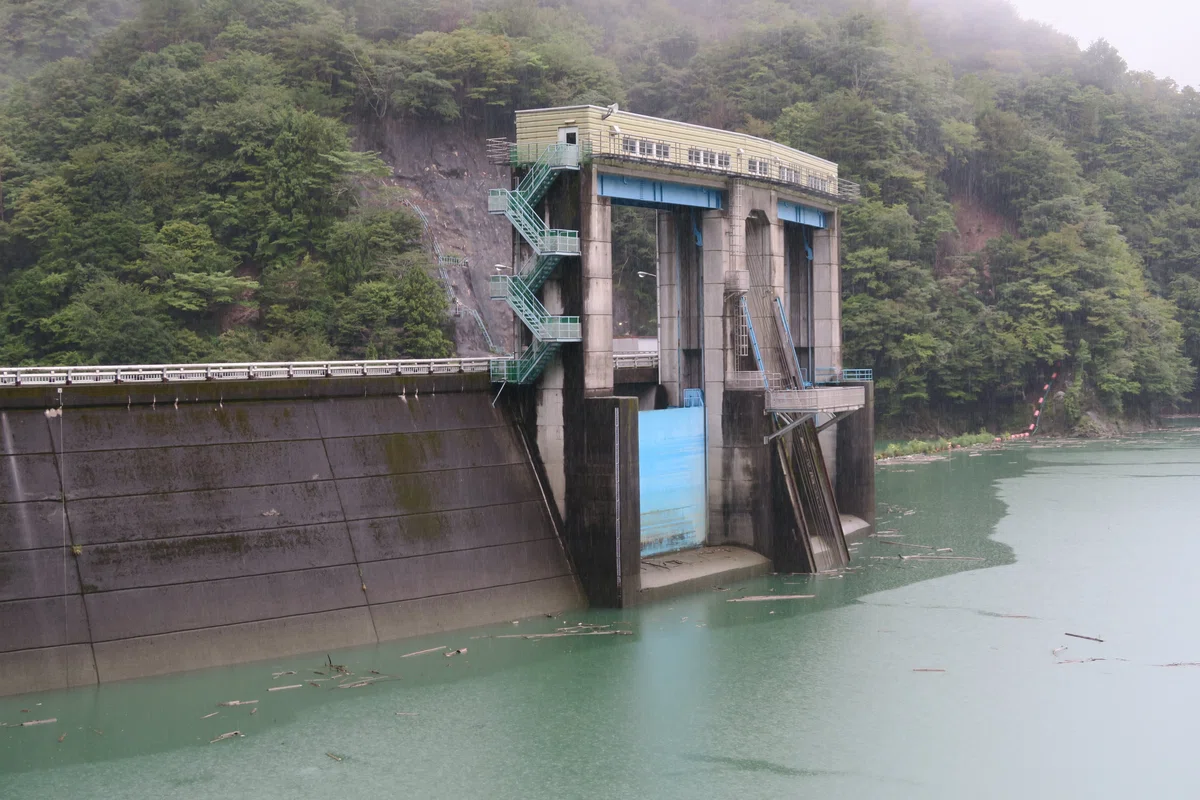 Shin-Toyone Dam [Toyone Village, Aichi Prefecture A] | 116.5m high, the ...