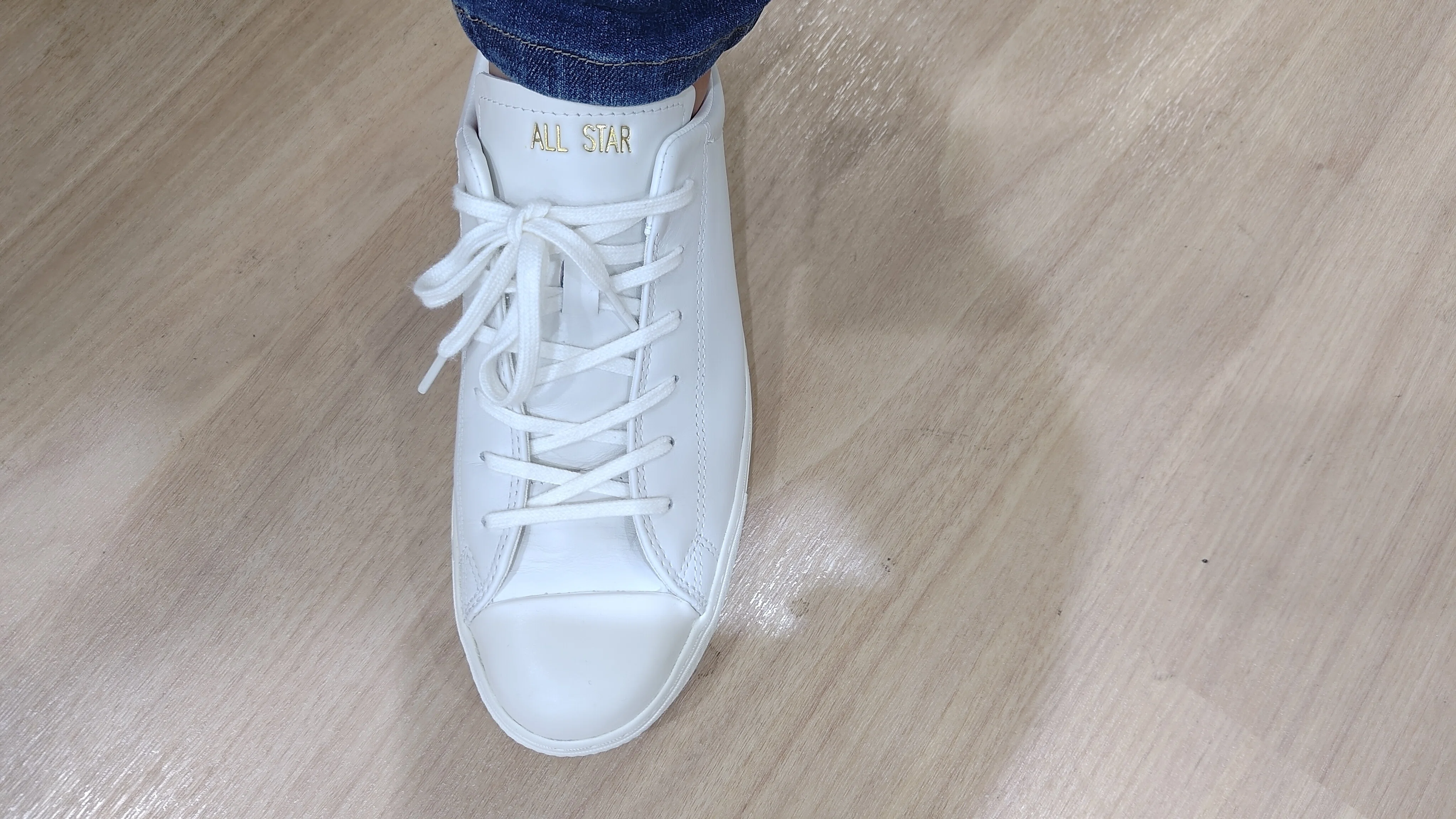 本革、白靴の新定番 [コンバース] スニーカー ALL STAR COUPE