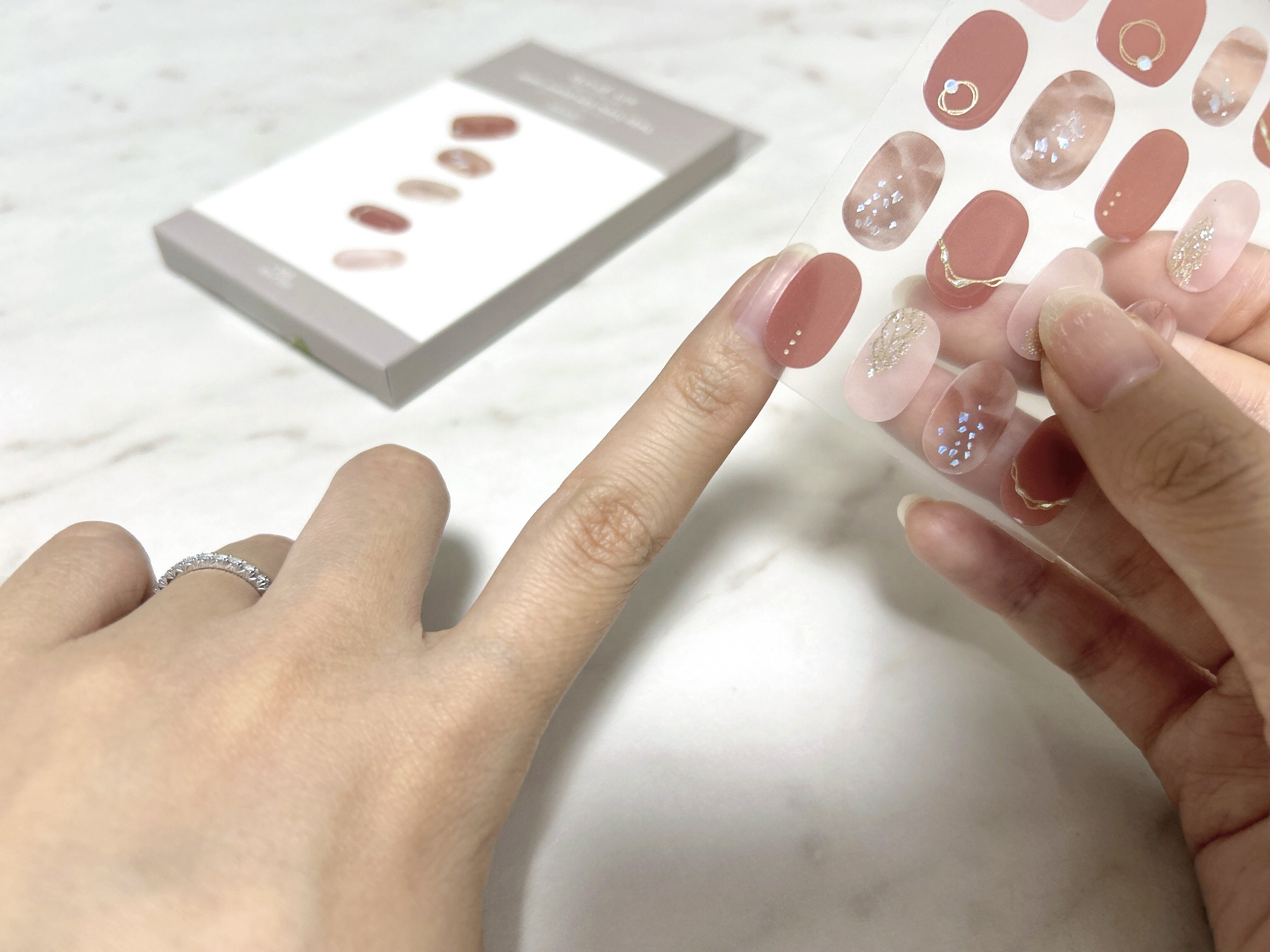 ネイルシール 使用方法