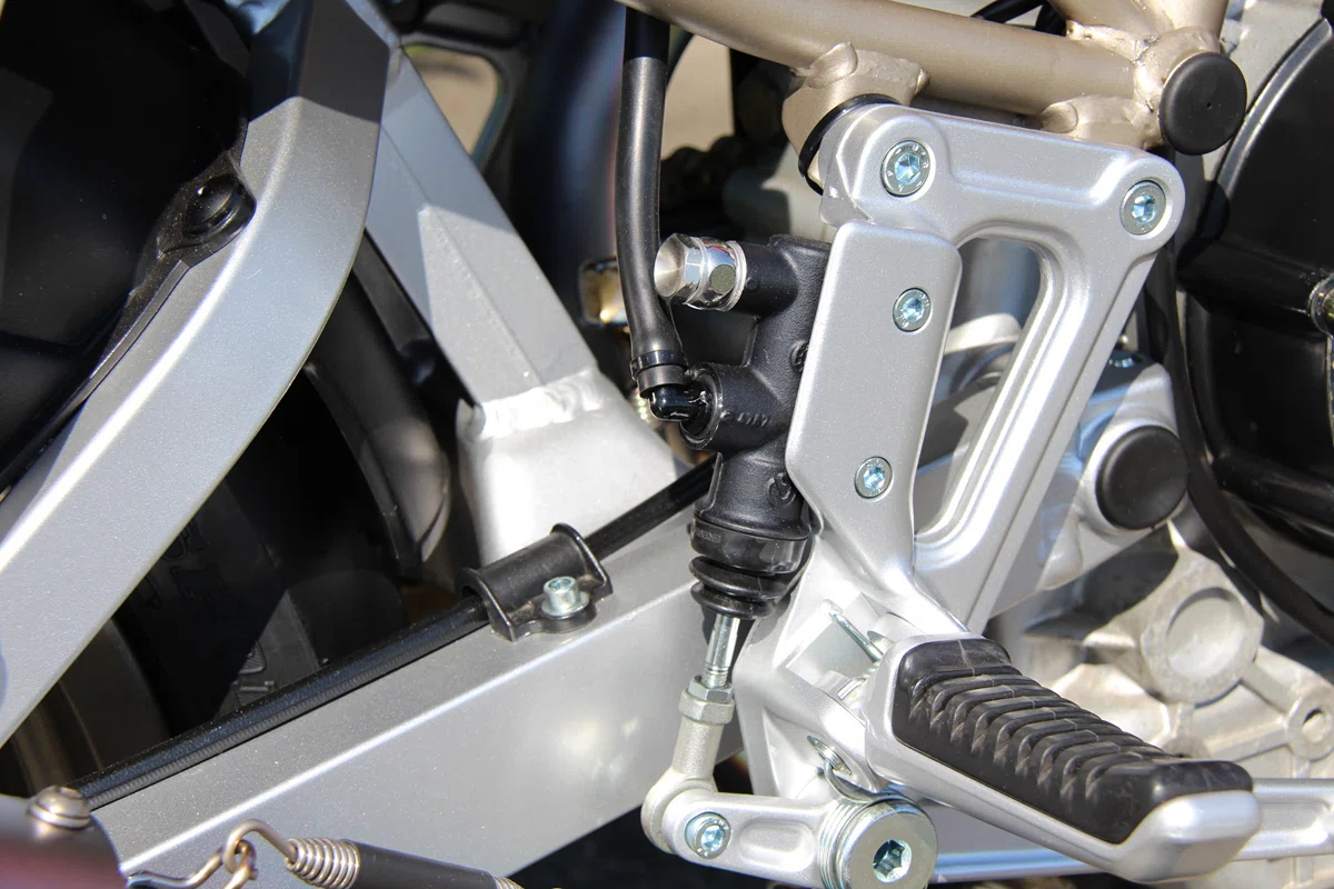 DUCATI 900ss完成写真集 整備内容追加しました｜タサキチューニング