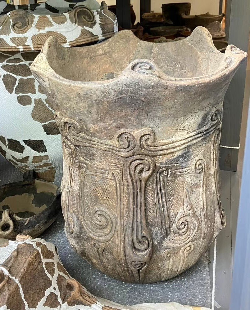 紀元前　古代　特大　縄文式土器　高さ56cm 口径37cm け東7-1120 紀元前 古代 特大 縄文式土器 高さ56cm 口径37cm け東7-1120 紀元前