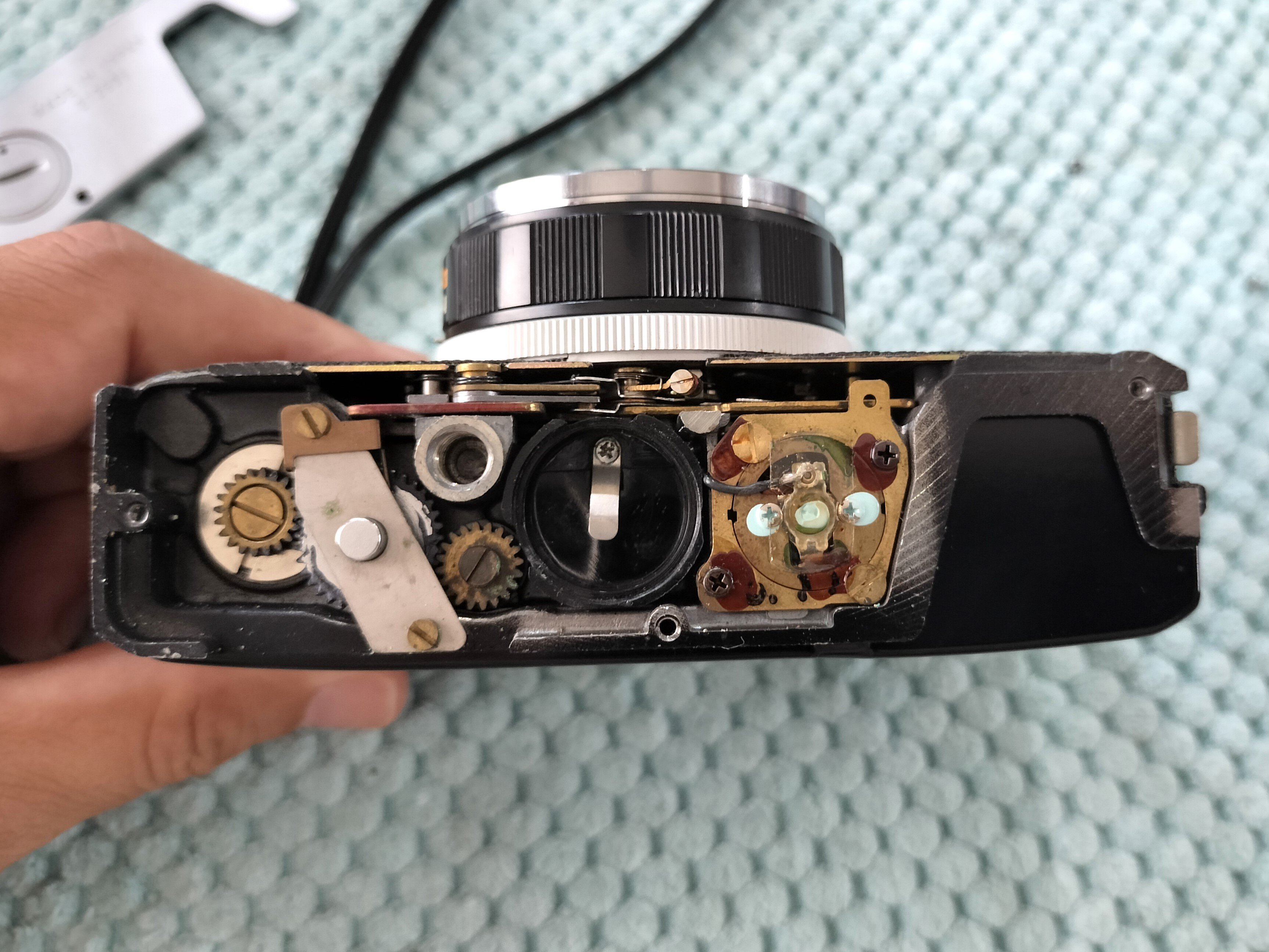 Olympus 35RCの分解|フィルムカメラ修理のアクアカメラ Olympus 35RCの分解|フィルムカメラ修理のアクアカメラ
