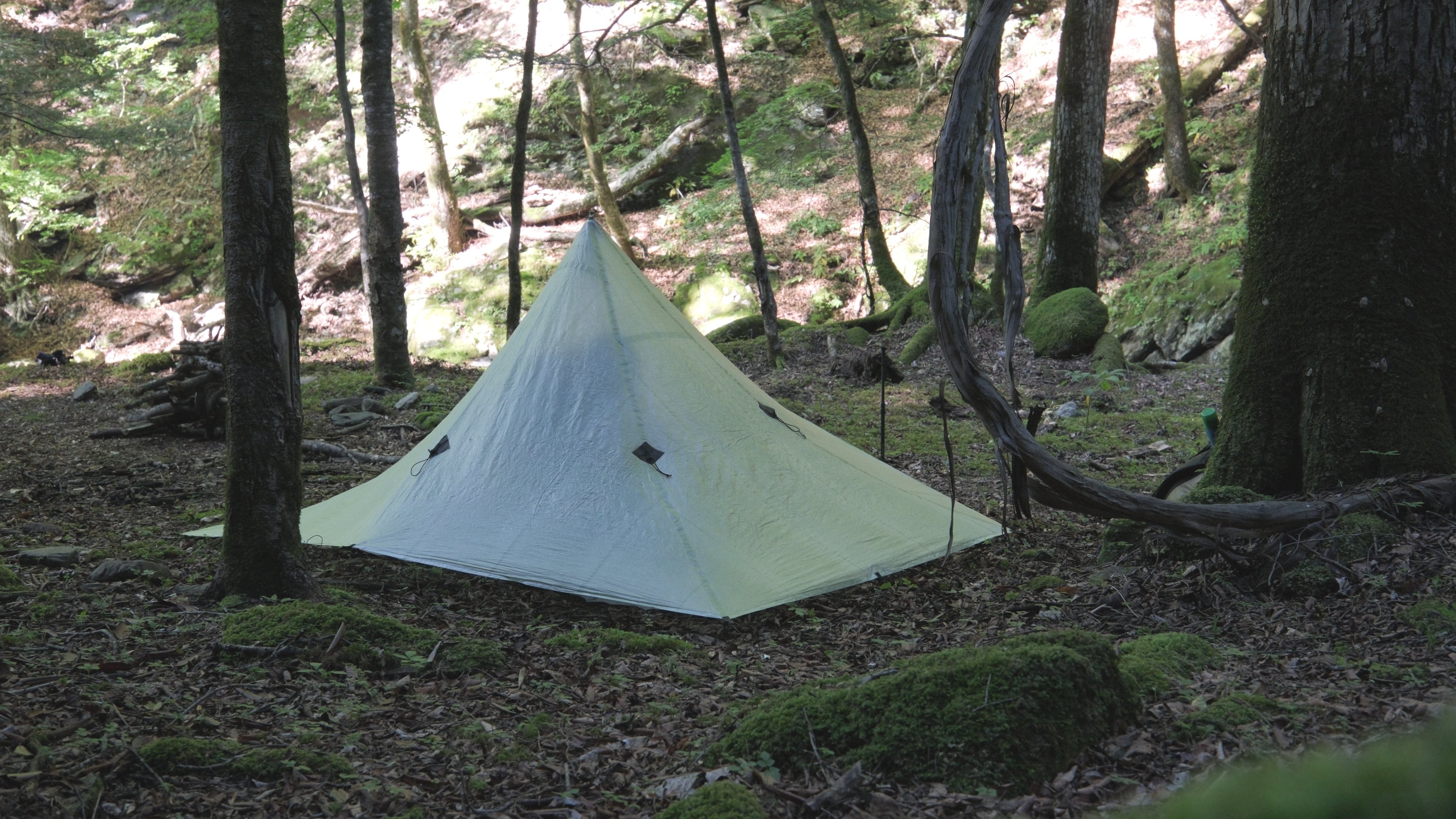 ギア紹介】Mountain Laurel Designs の「CRICKET PYRAMID TARP ギア紹介】Mountain Laurel Designs の「CRICKET PYRAMID TARP