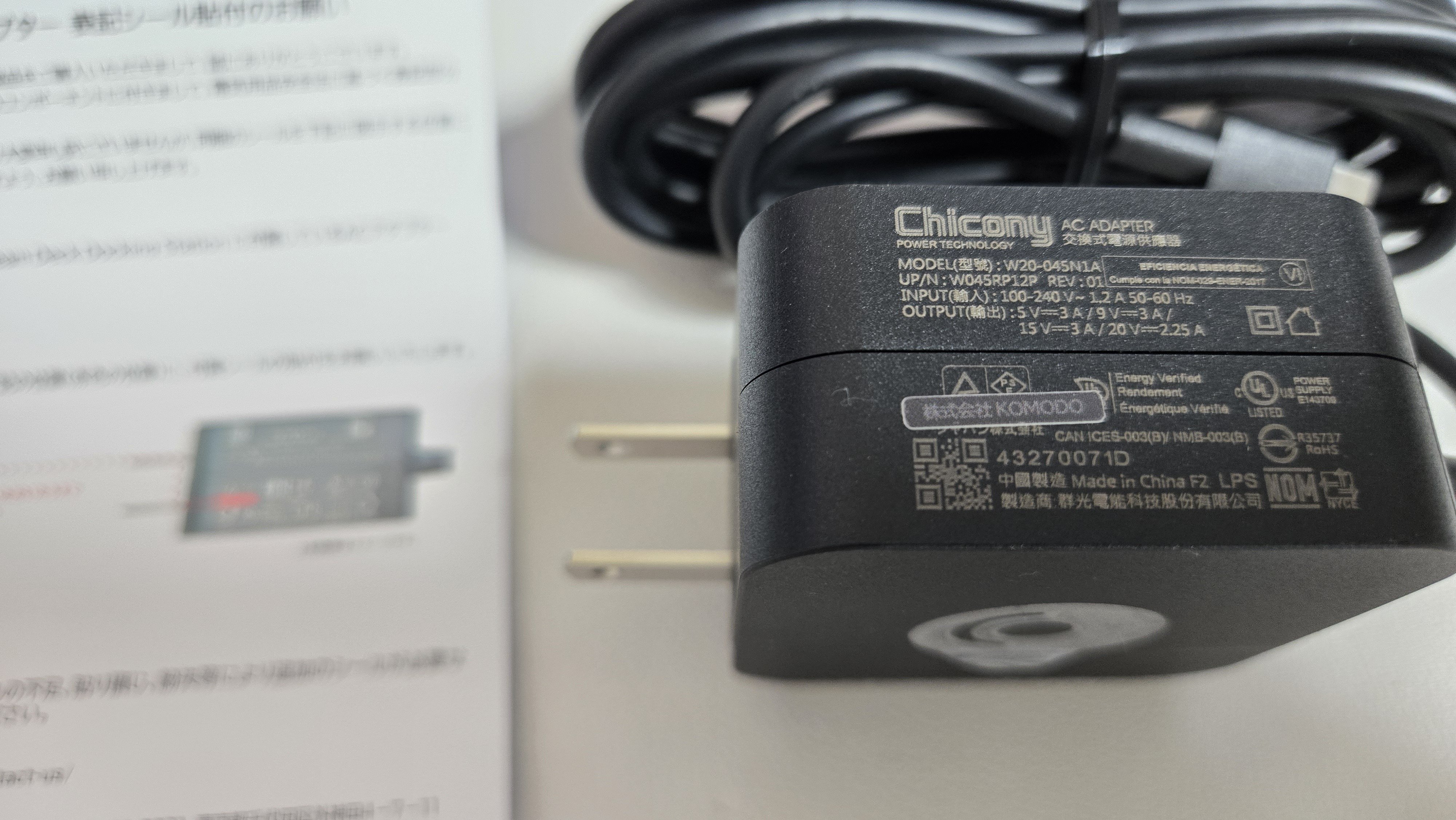Steam Deck OLED 512GBモデル アダプタ・ケース付・購入証明有 Steam Deck OLED 512GBモデル アダプタ・ケース付・購入証明有