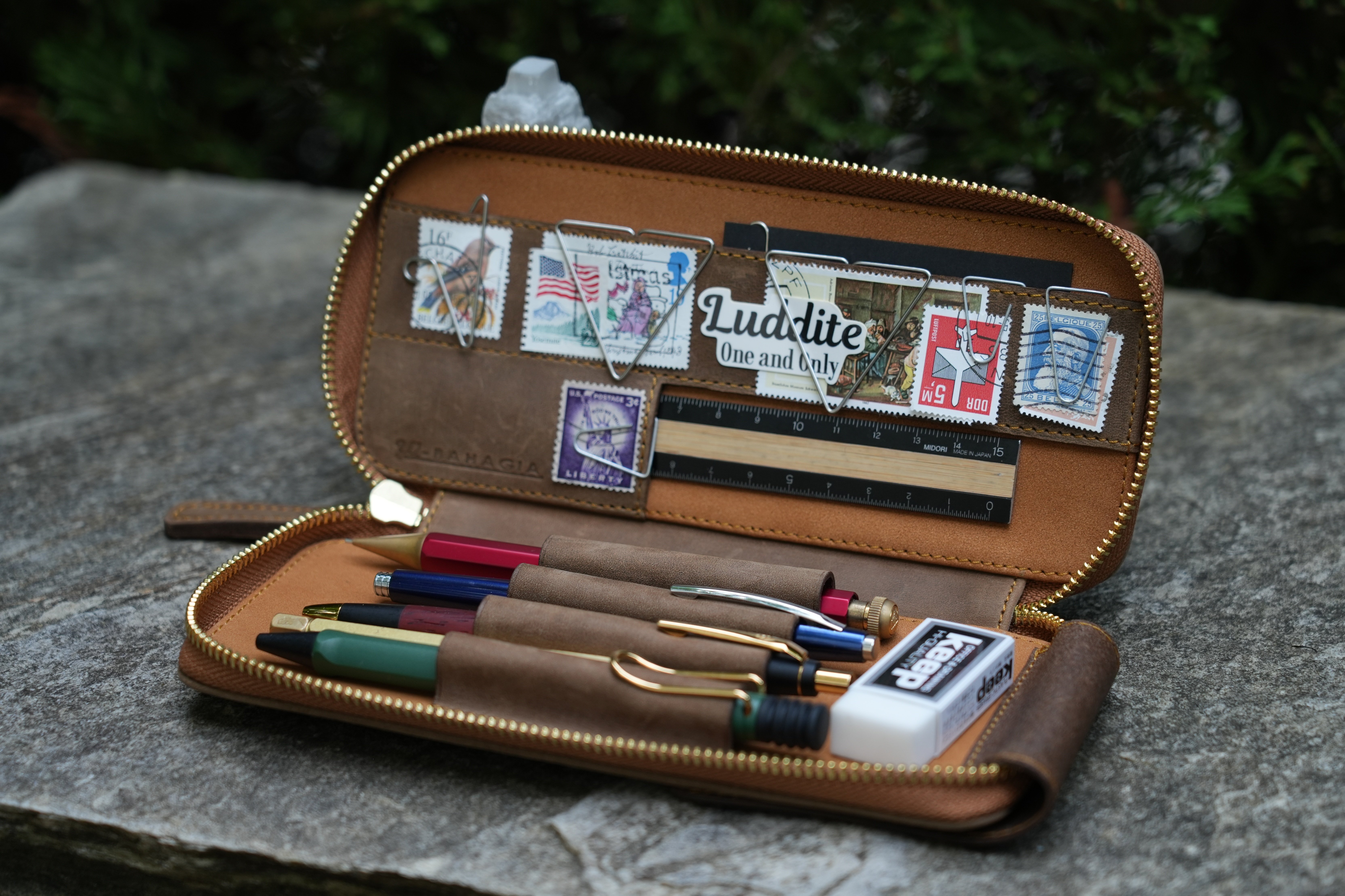 バハギアアンドクラフトのラウンドジップペンケースで筆箱紹介