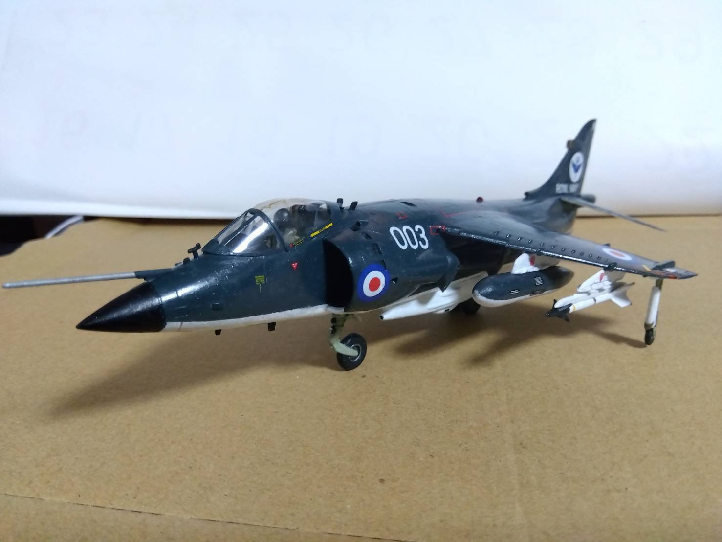 Amazon | ハセガワ 1/72 イギリス海軍 艦上戦闘機 シーハリアー