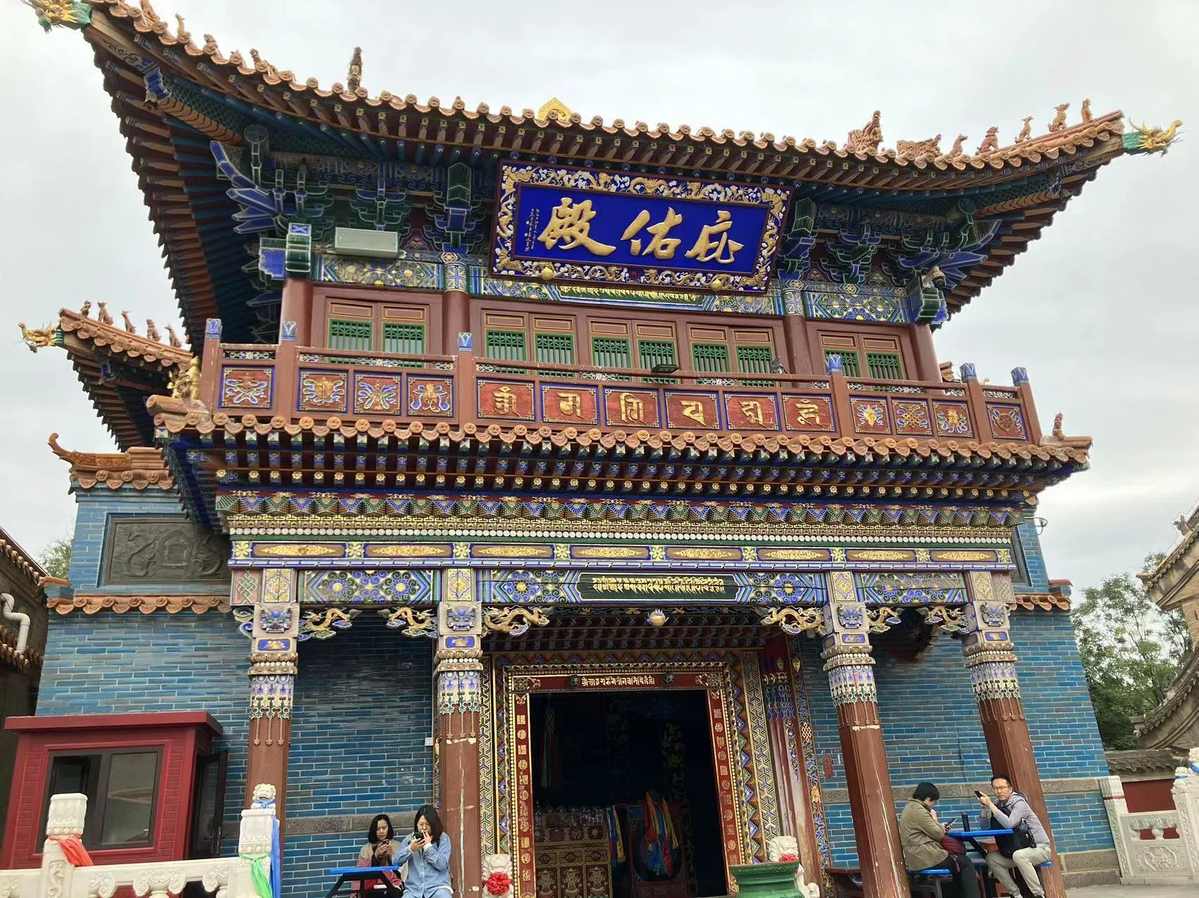 色鮮やさに心奪われる！内モンゴル自治区のチベット仏教寺院を散策｜小