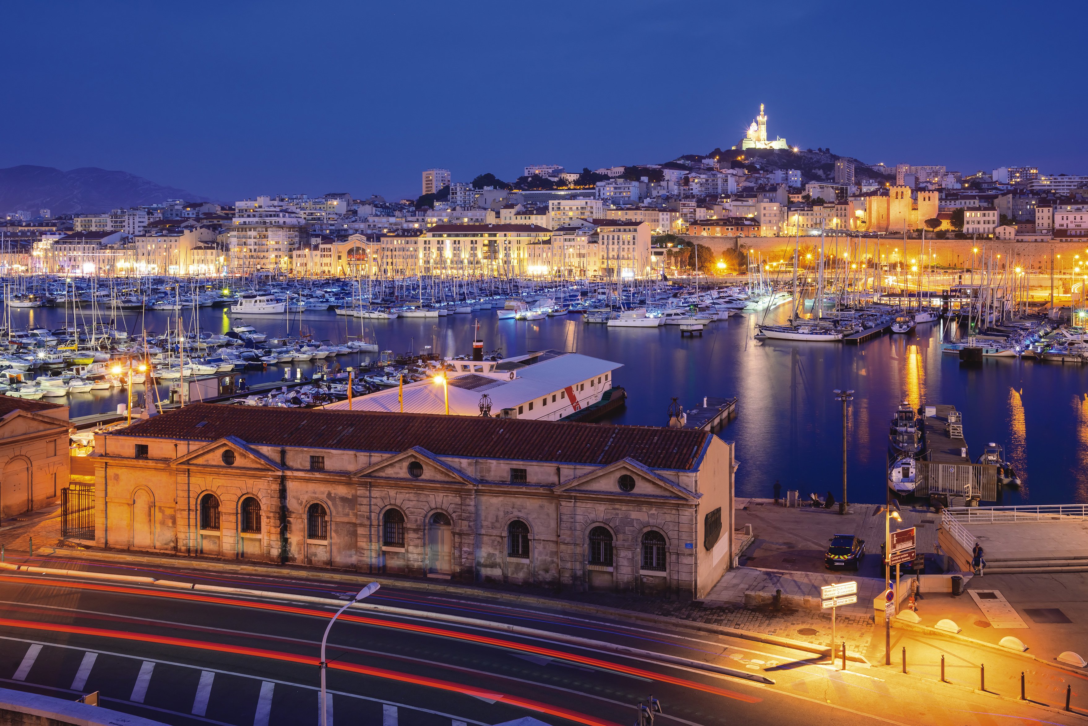 世界114都市、写真602点収録!! 夜景写真の第一人者による世界の絶景