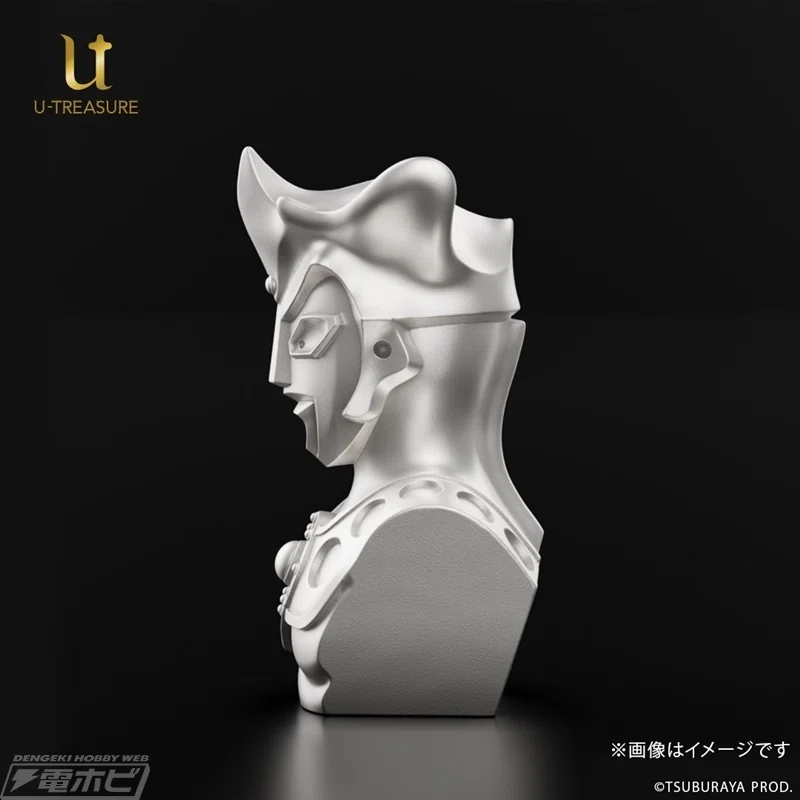 360万円越えの純金製!!ウルトラマンレオ50周年記念の胸像フィギュアが
