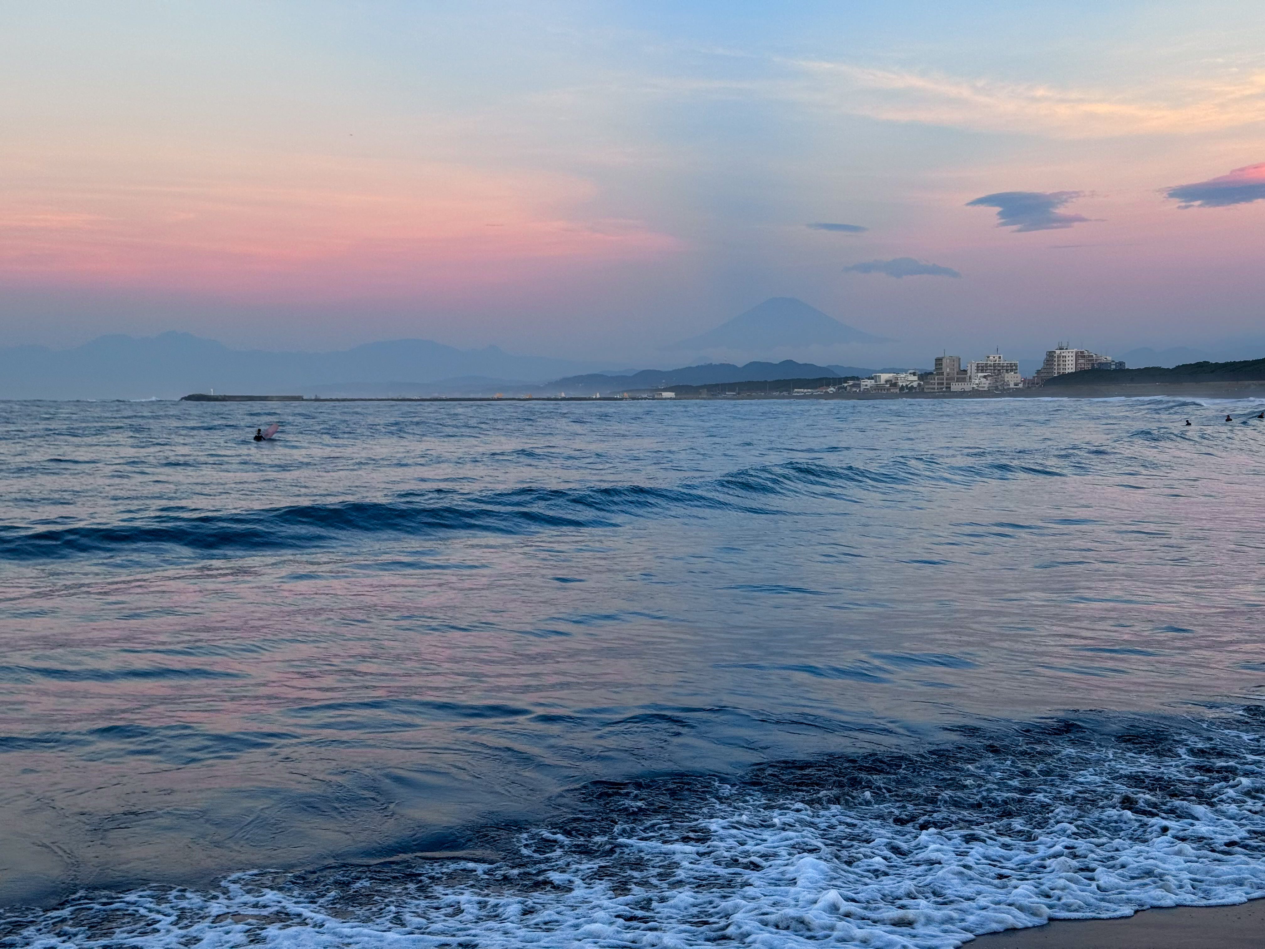 富士山の前に広がる青い靄｜Cressonboy