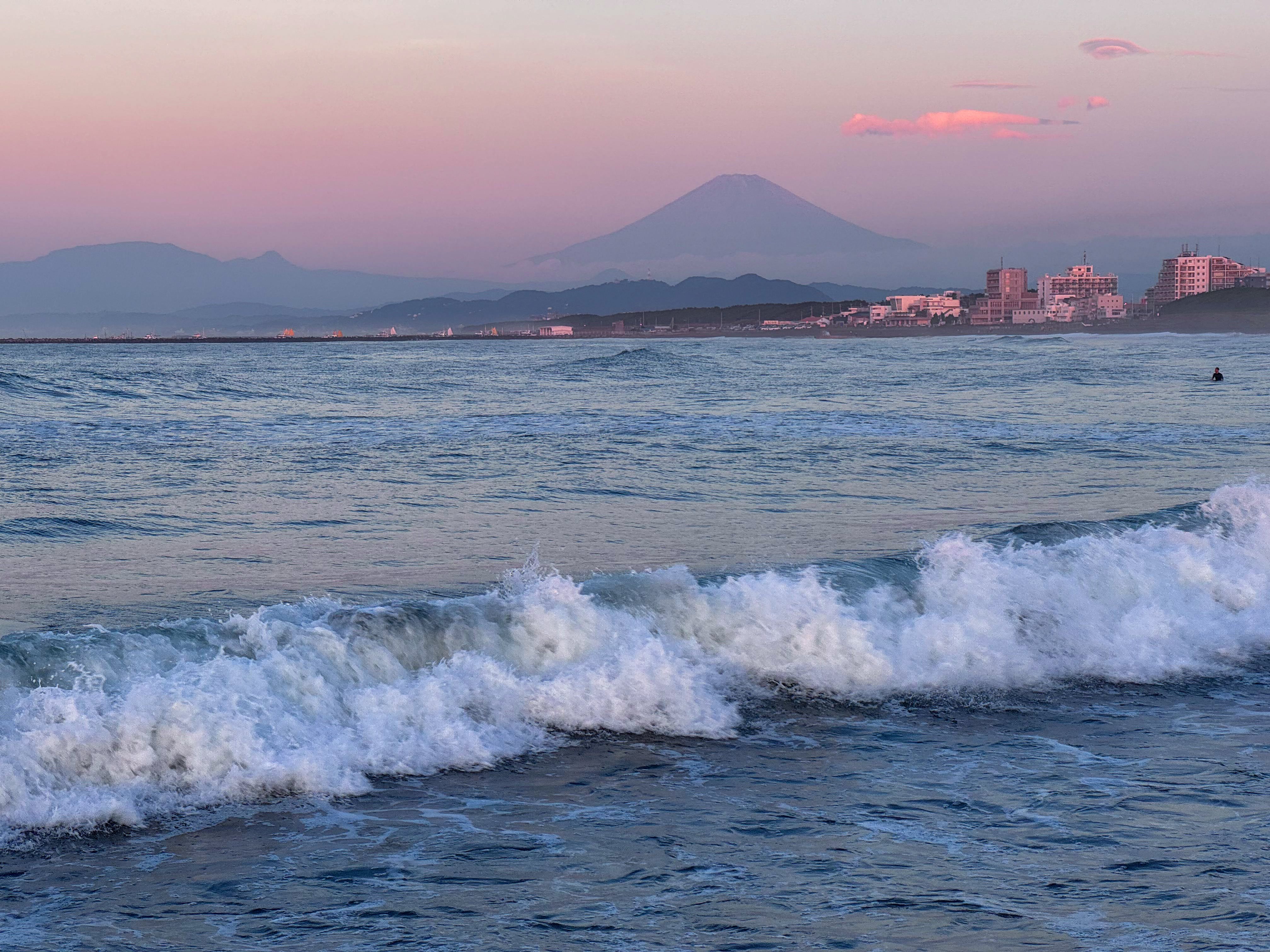富士山の前に広がる青い靄｜Cressonboy