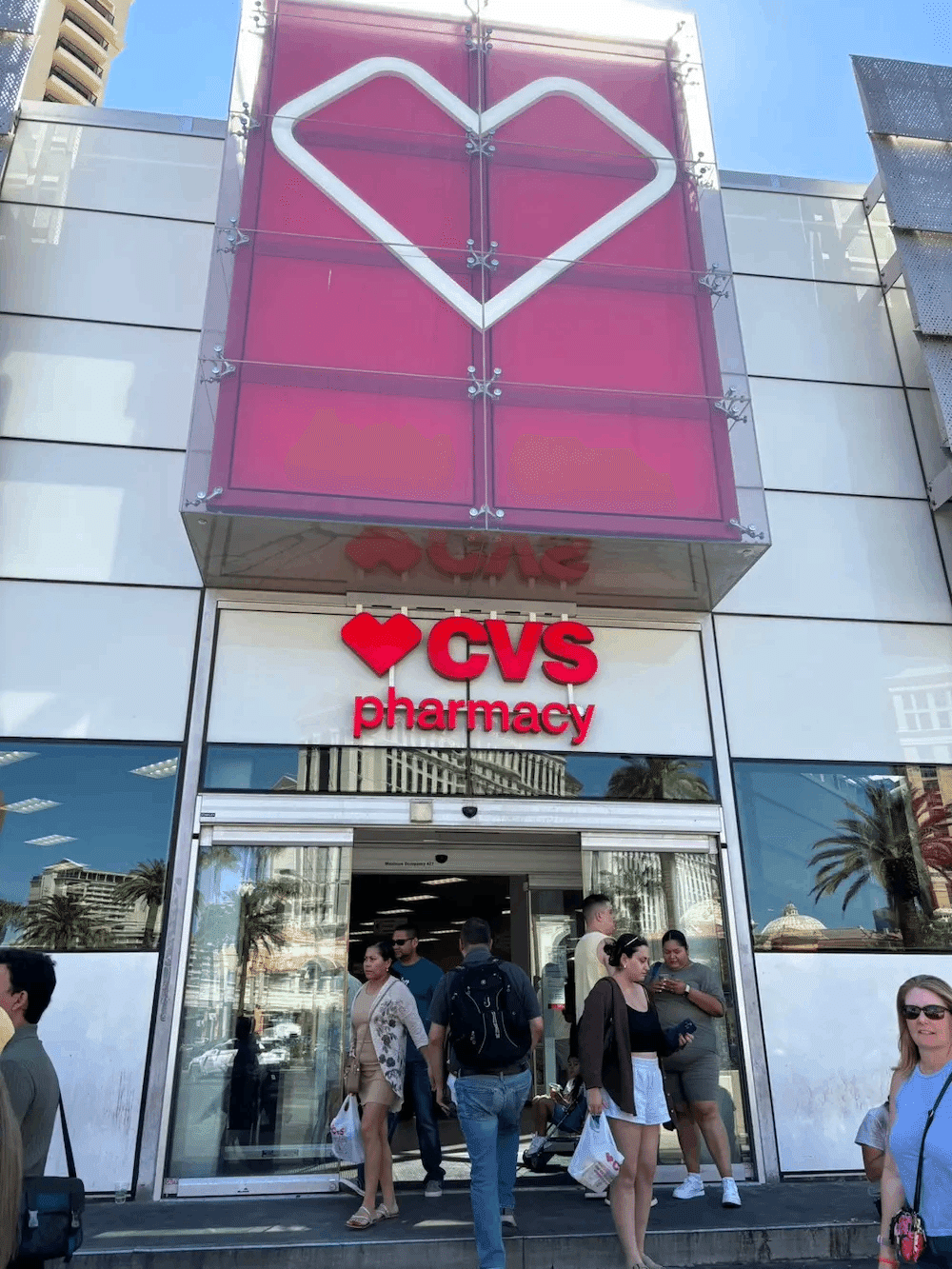 ラスベガスの中心地でお土産が安く買える場所見つけました｜ゆかまま