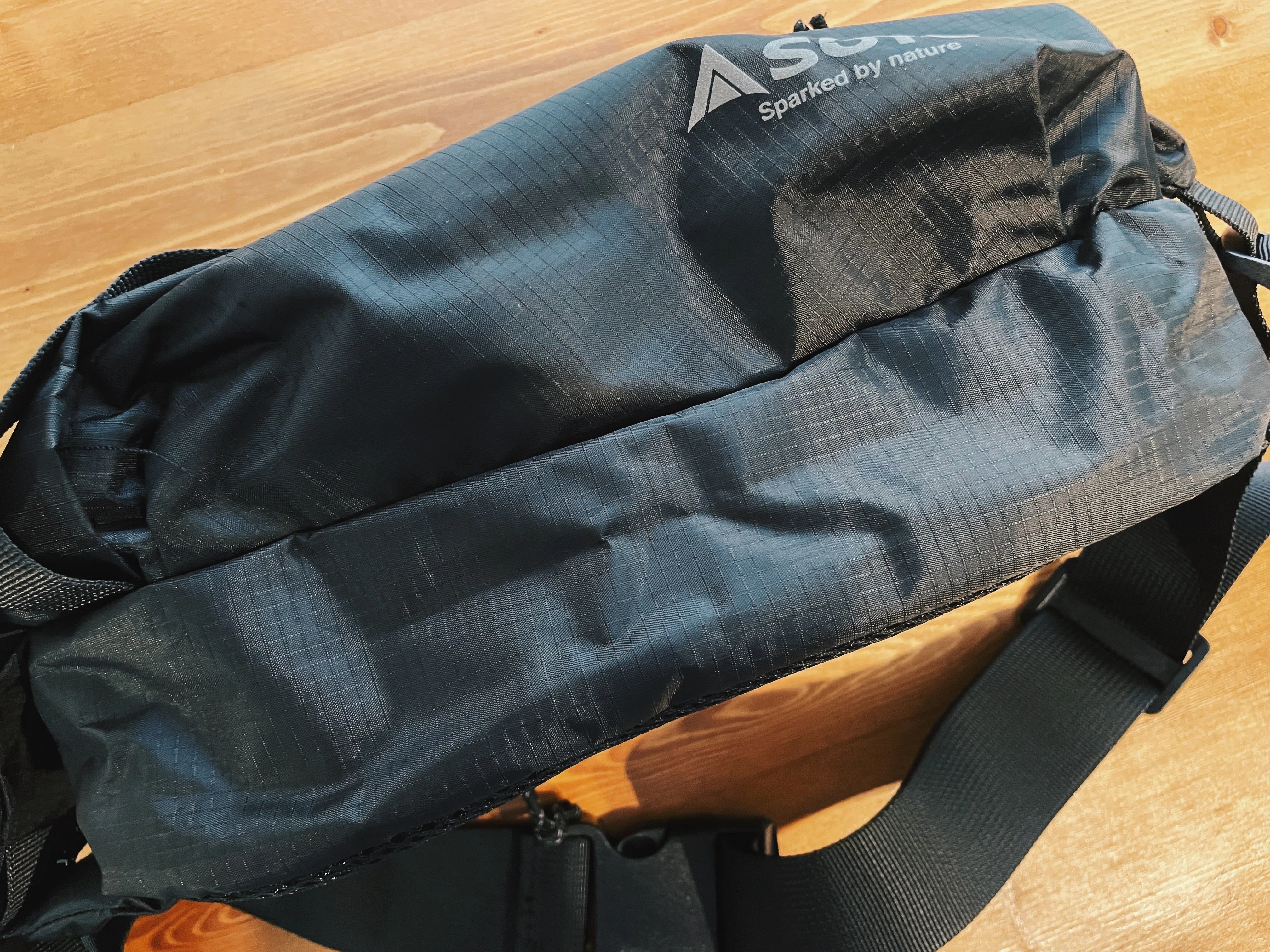 [SOTO Multifunctional Body Bag] A compact body bag that can be used ...