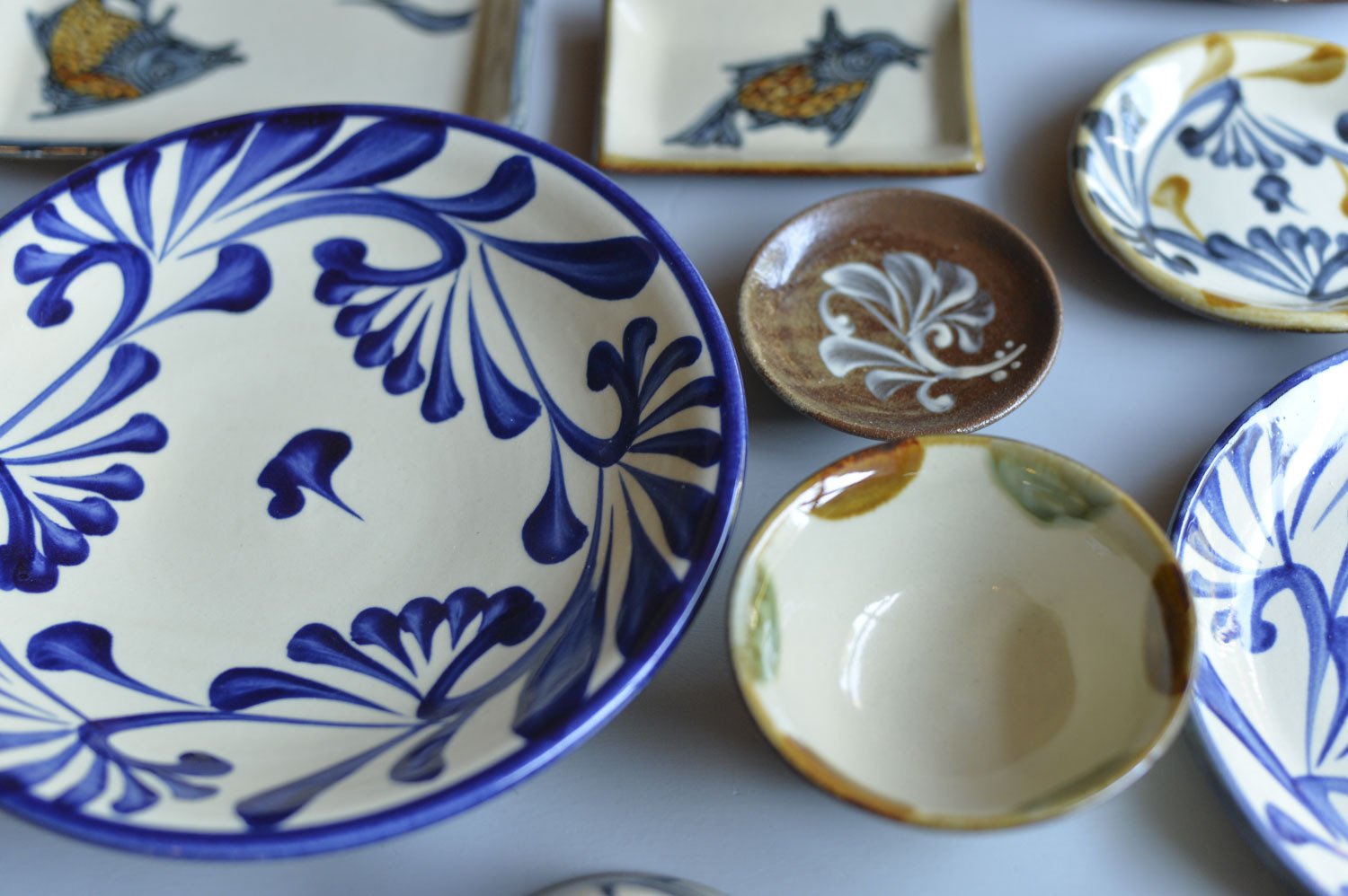 沖縄の風を感じて…やちむん「陶眞窯」さんのうつわがやってきます