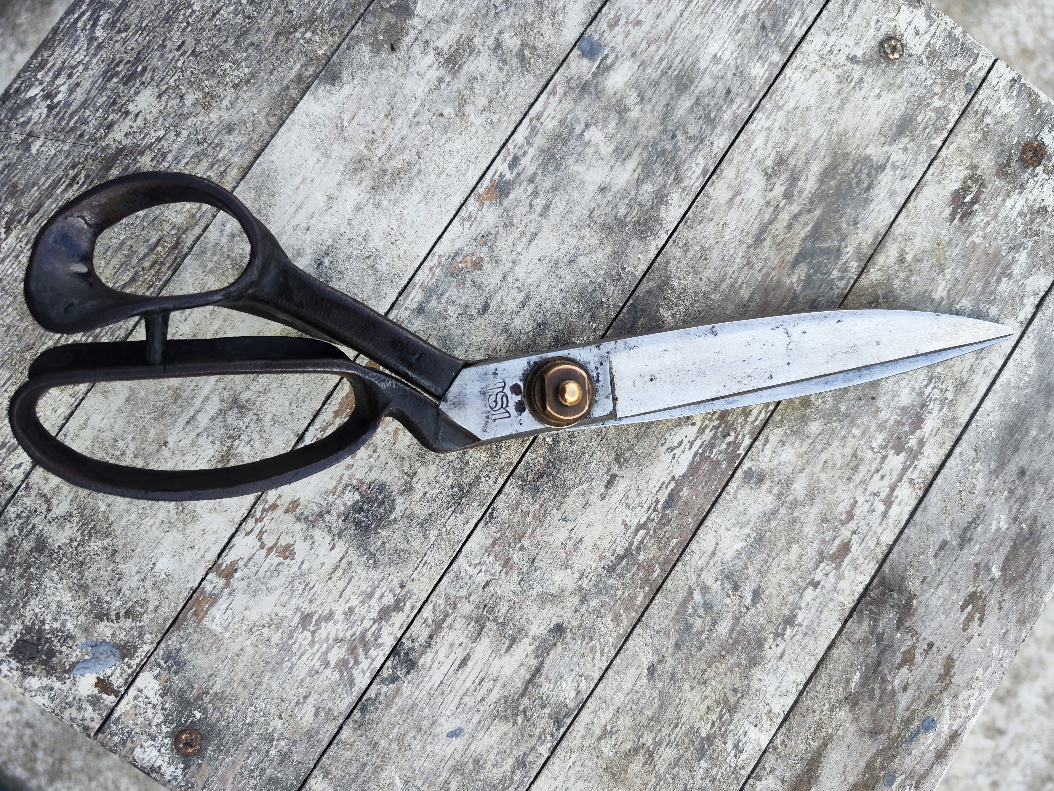 初代庄三郎 三浦庄三郎 総火造り 1尺 裁ち鋏 ｜The Red Sabre