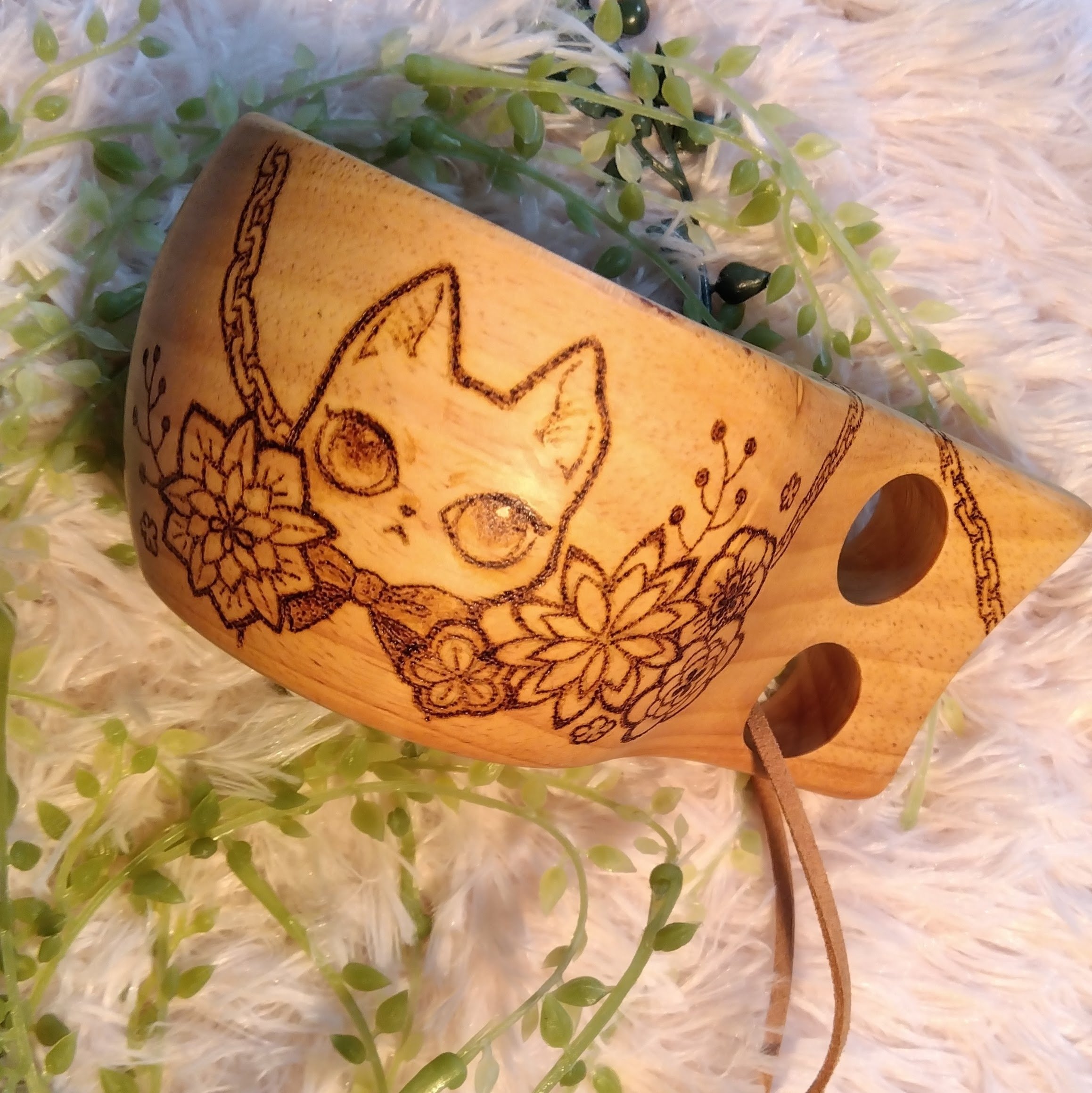 ウッドバーニングでククサにアートしています｜かこみっくす＠ウッド