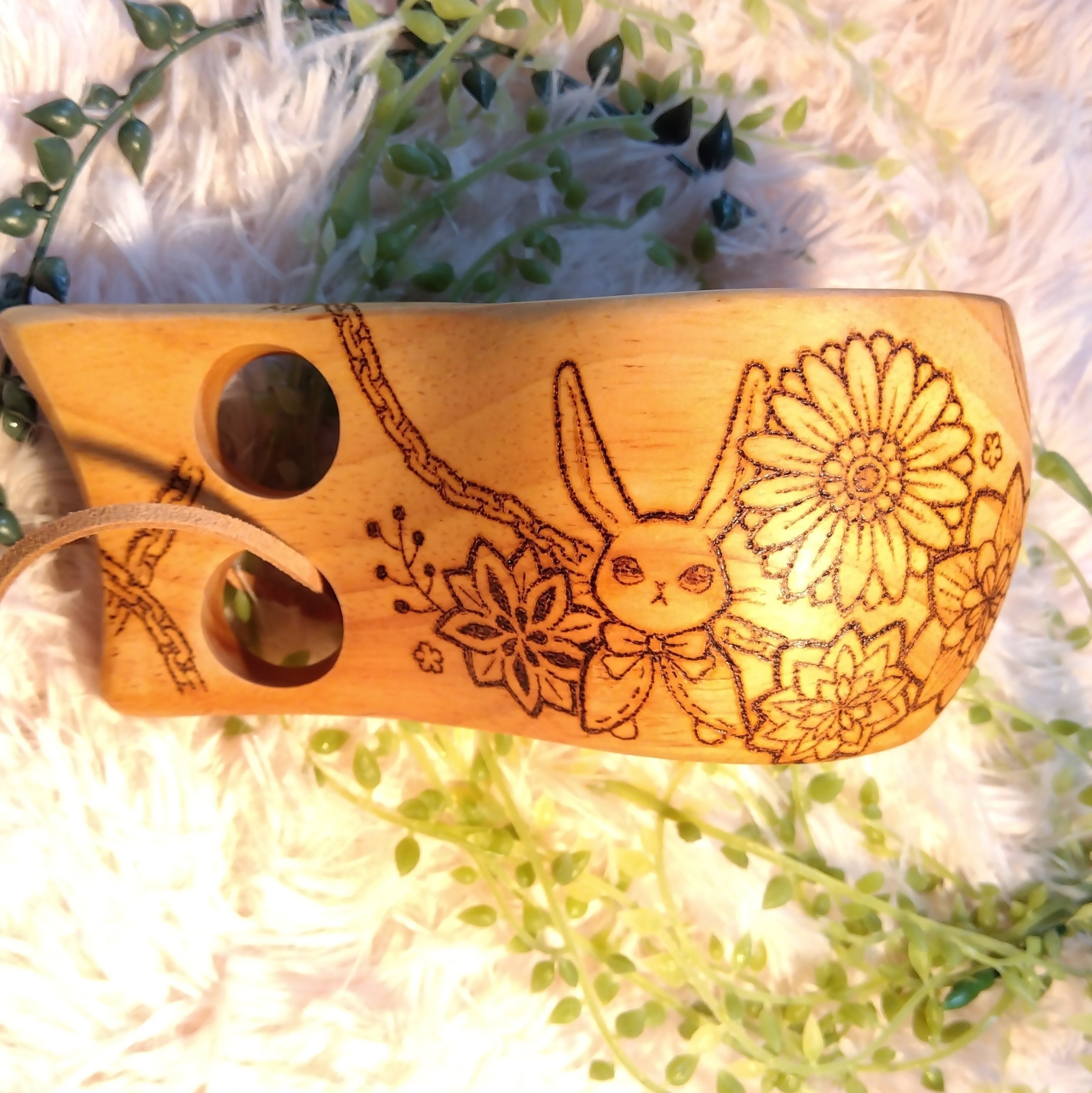 ウッドバーニングでククサにアートしています｜かこみっくす＠ウッド