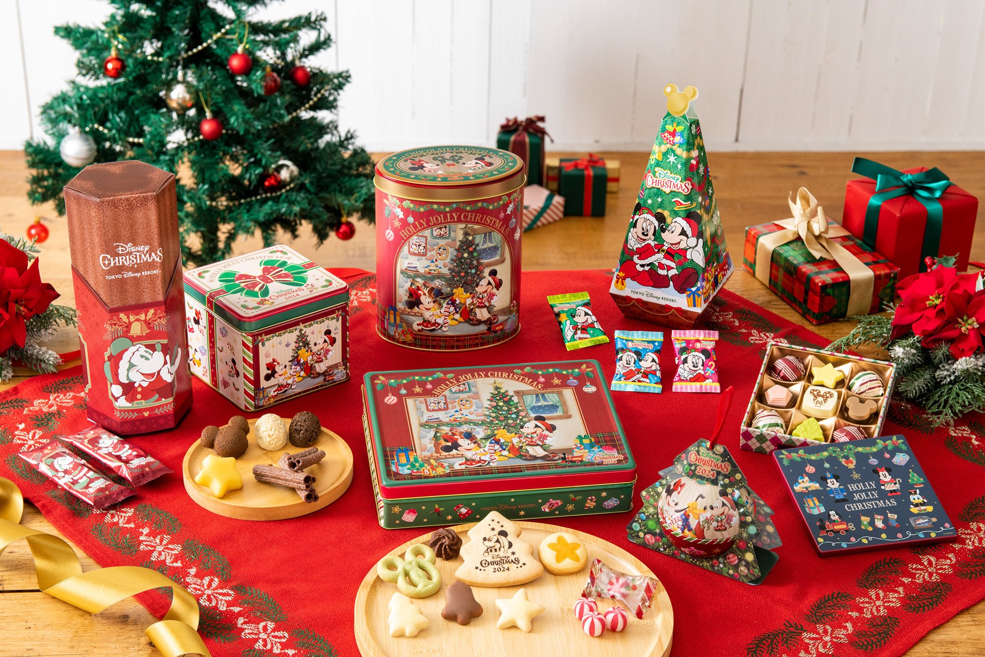 2024】ディズニー・クリスマスのスペシャルグッズが発売！新しい装いの