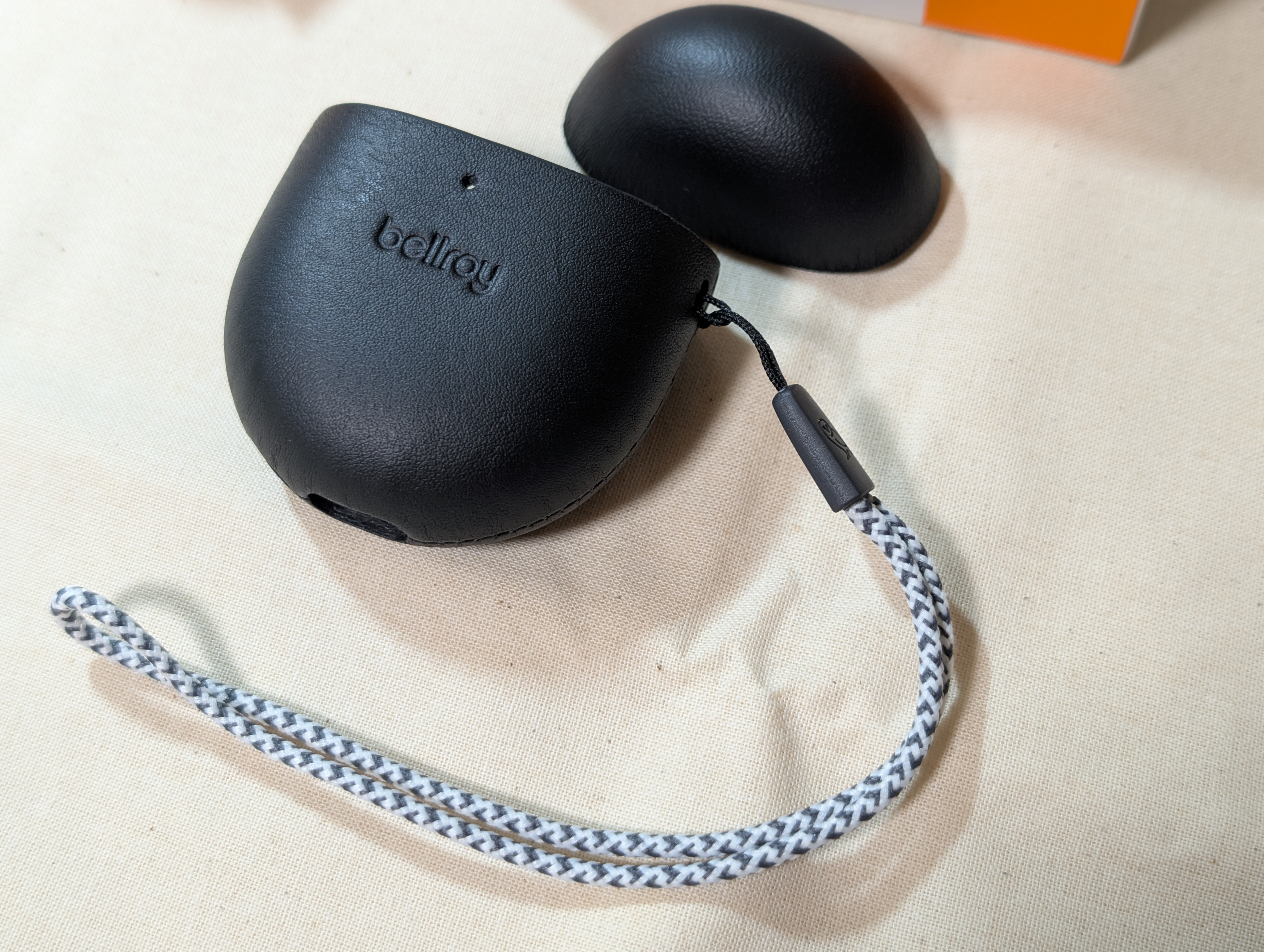 ガジェット】Bellroy - ベルロイのGoogle Pixel Buds Pro2用レザー