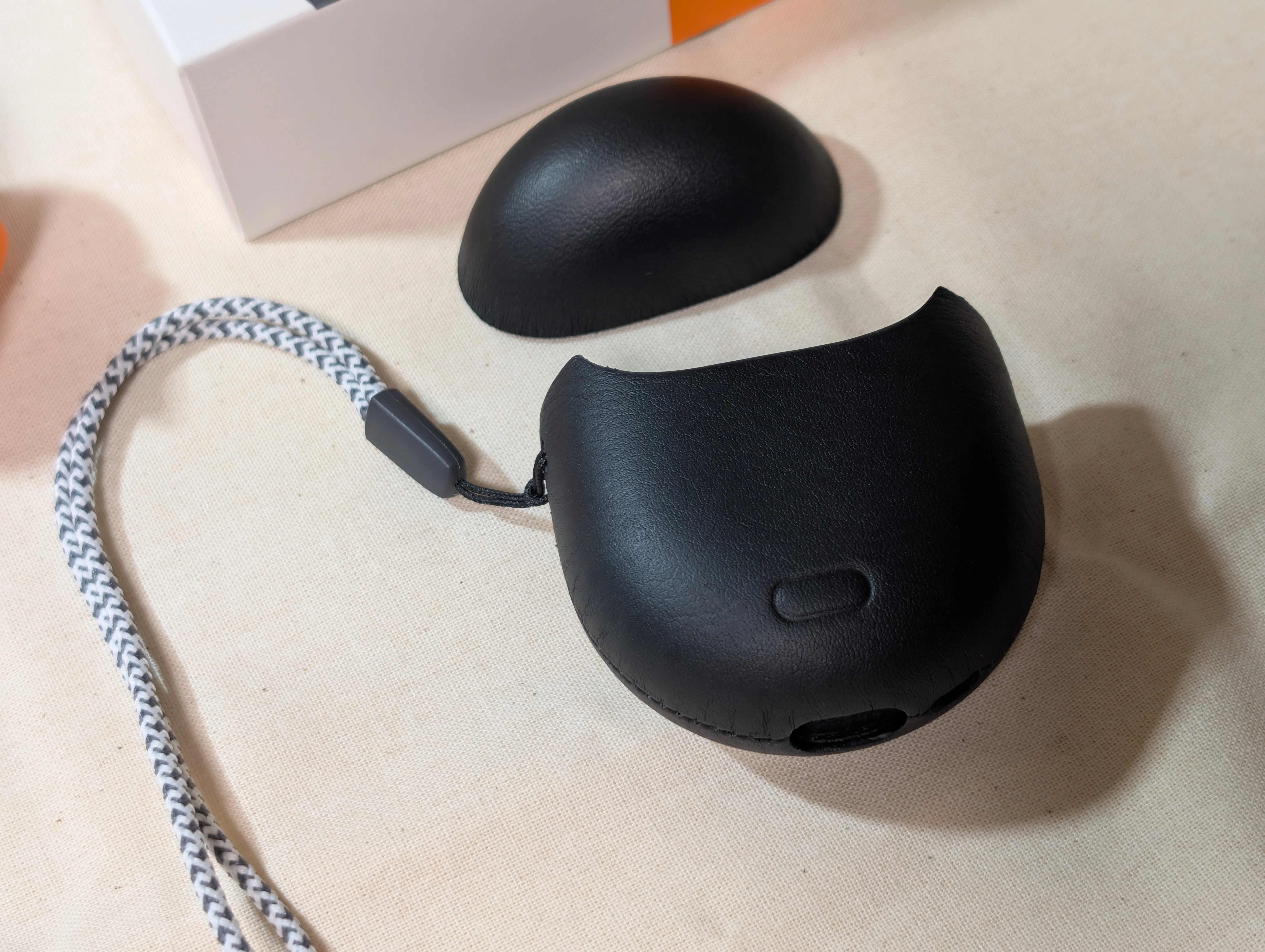 ガジェット】Bellroy - ベルロイのGoogle Pixel Buds Pro2用レザー