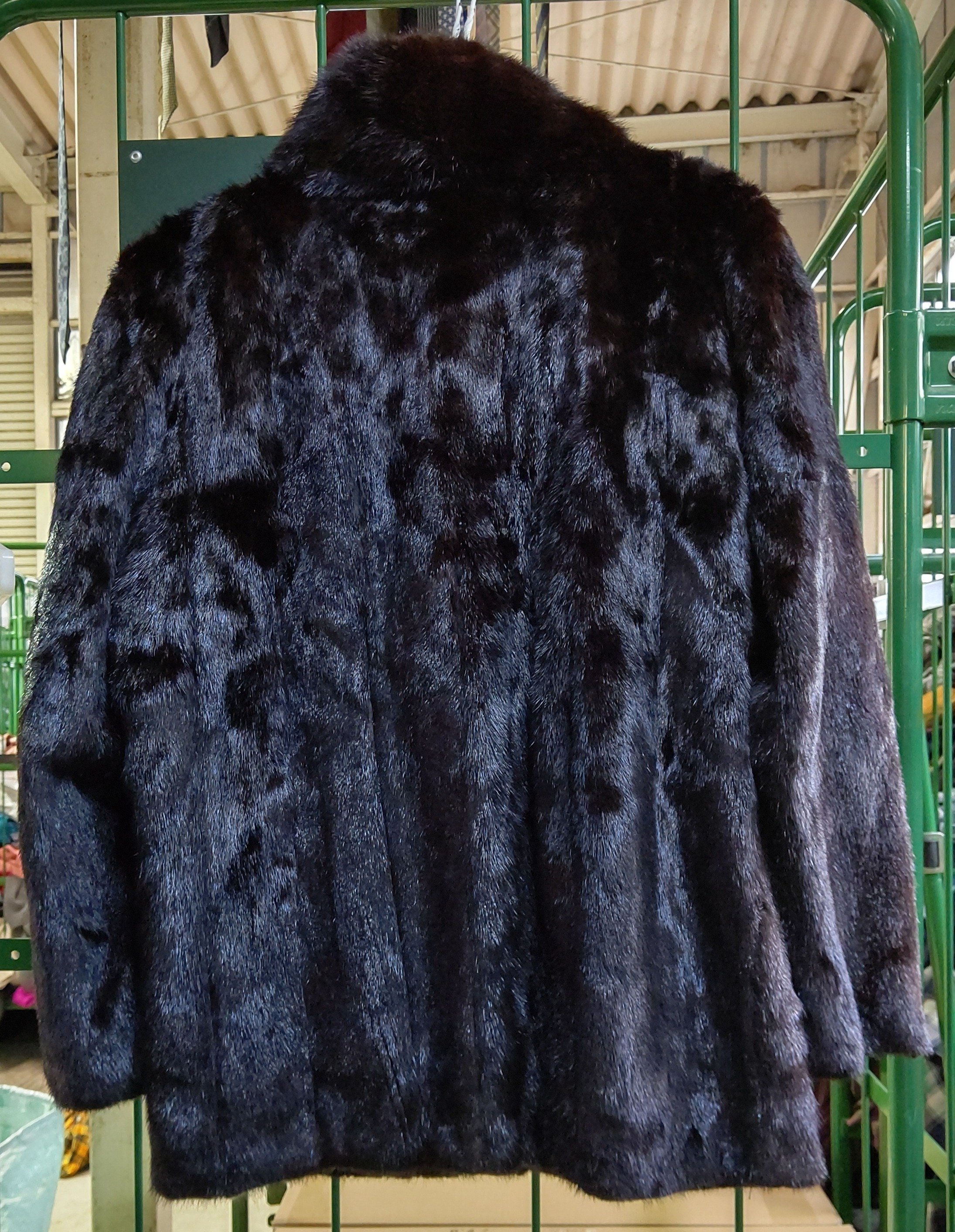 SAGA MINK🦨サガミンクのコートをレスキューした🎉シルバー SAGA MINK🦨サガミンクのコートをレスキューした🎉シルバー