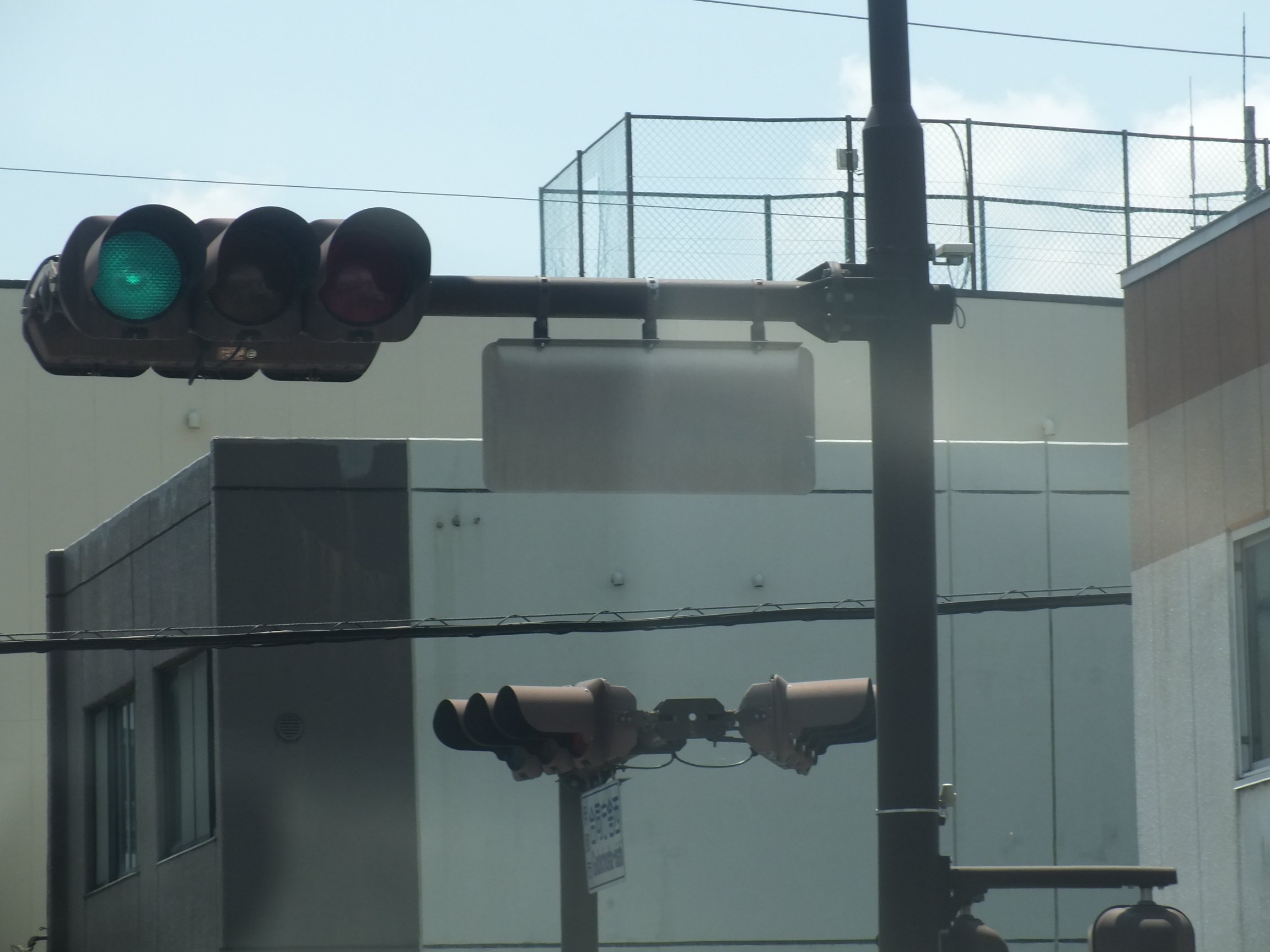 伊那市荒井「合同庁舎西」の小糸D型スフェリカルレンズ深フードと小糸