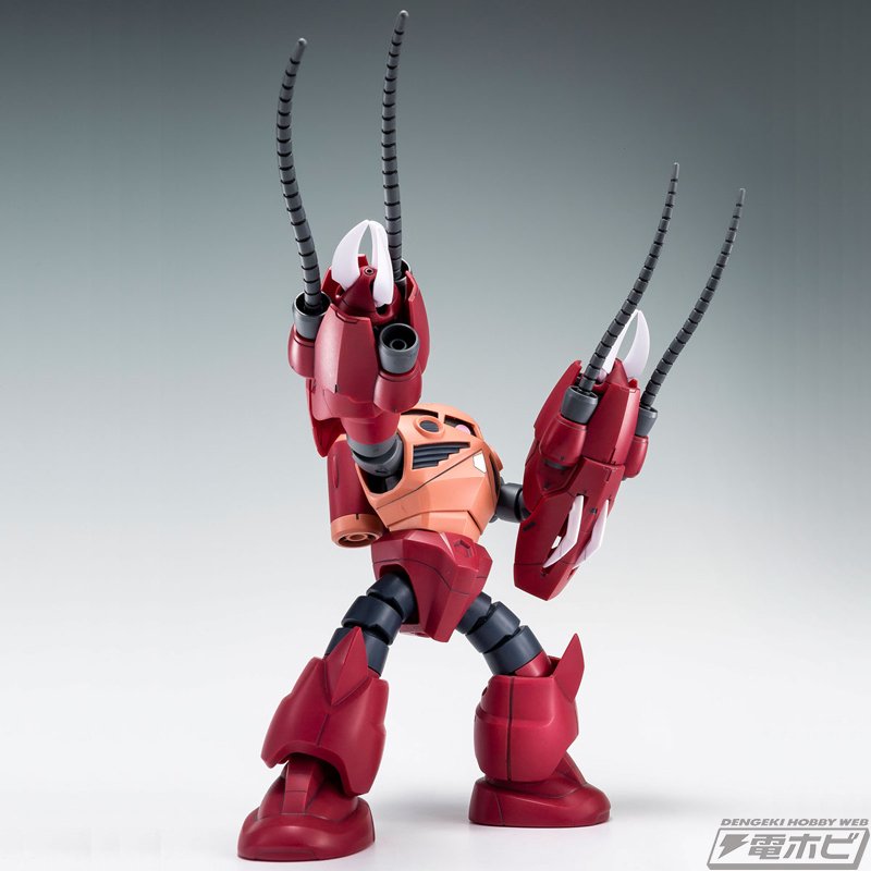 アッグ、アッグガイ、ジュアッグ、ゾゴックの特徴を融合させた両腕部を