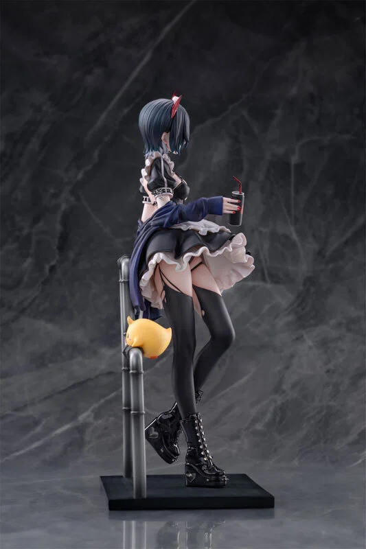 スカートは着脱可能！『アズールレーン』ウルリッヒ・フォン・フッテン