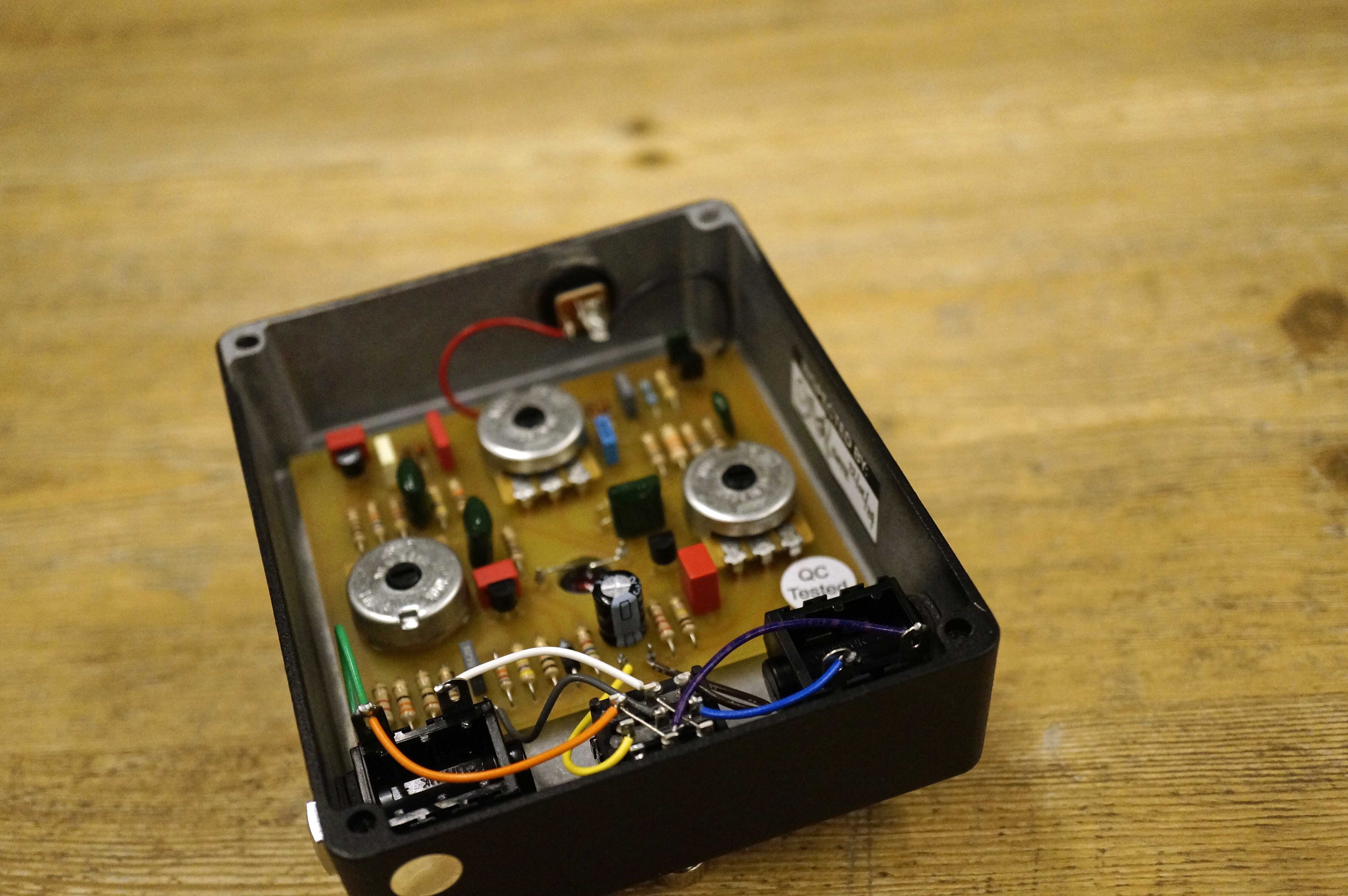Emanating F Electronics DP-70 / D*A*M 希少 70年代~80年代ごろの個性的なファズサウンド!Emanating Fist
