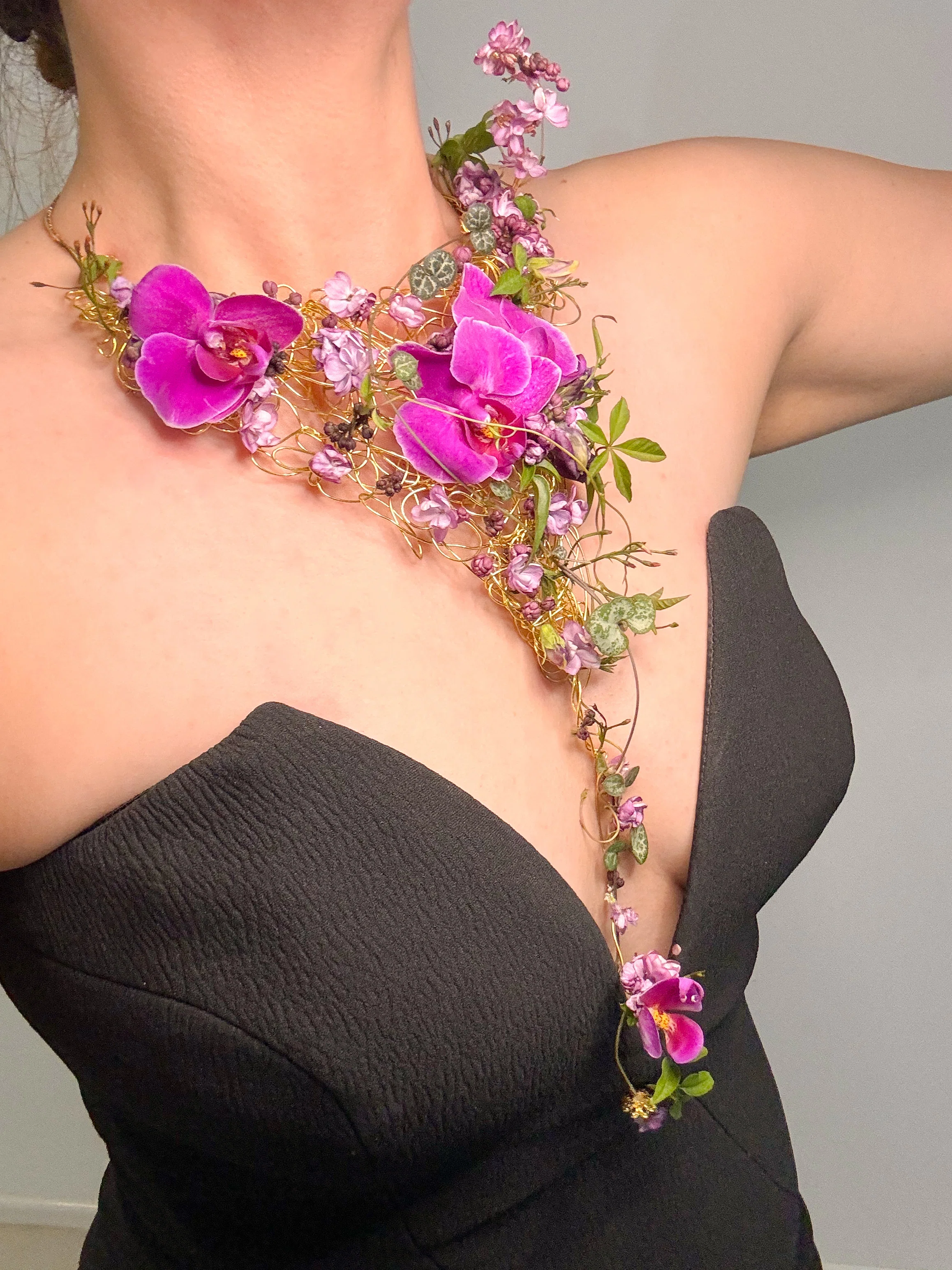Wearable Flower ｜生花で作るネックレス｜Yukina Sakabe |ブリスベン