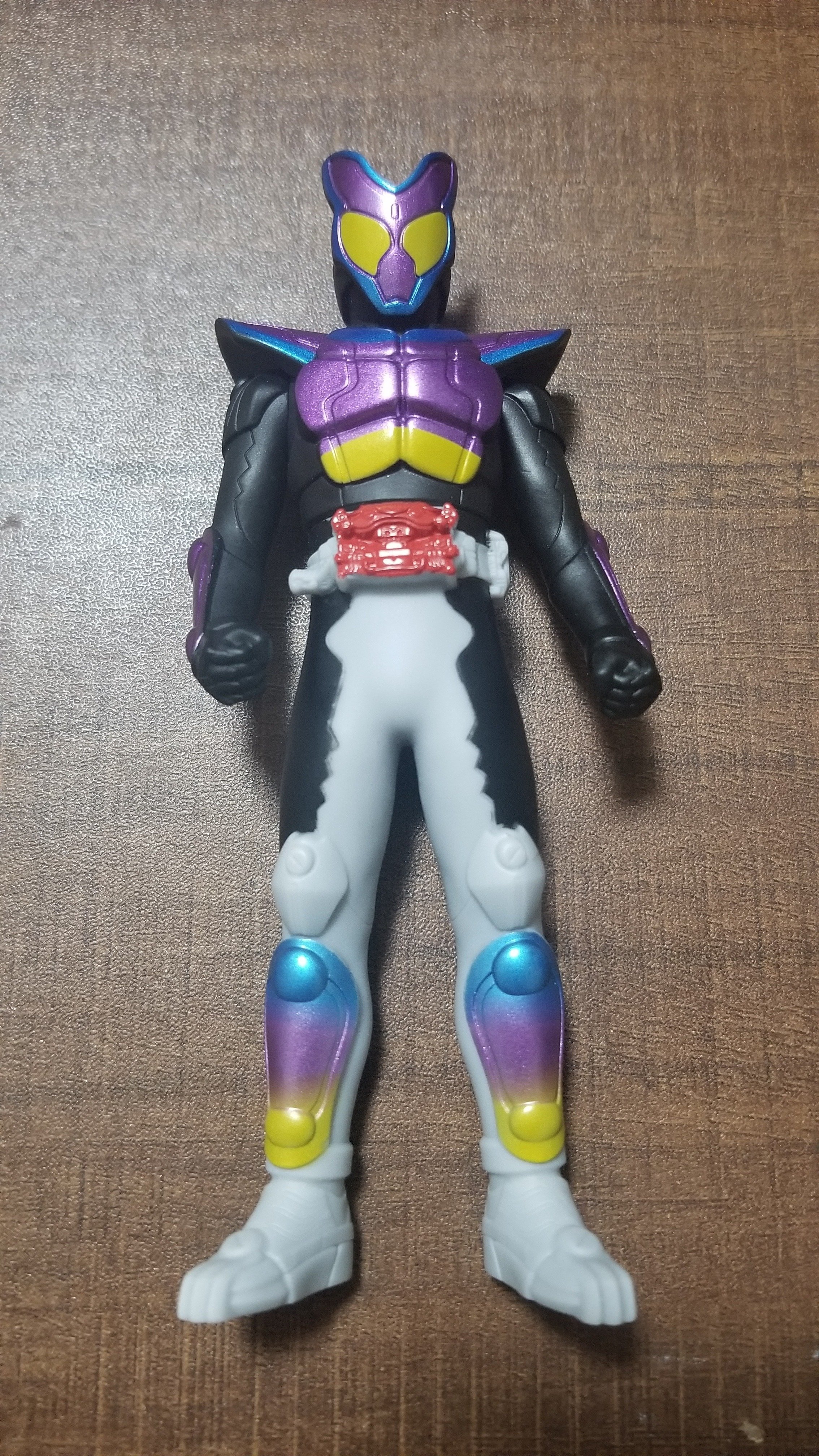 百均だけで『仮面ライダーアクションフィギュア ガヴ』を
