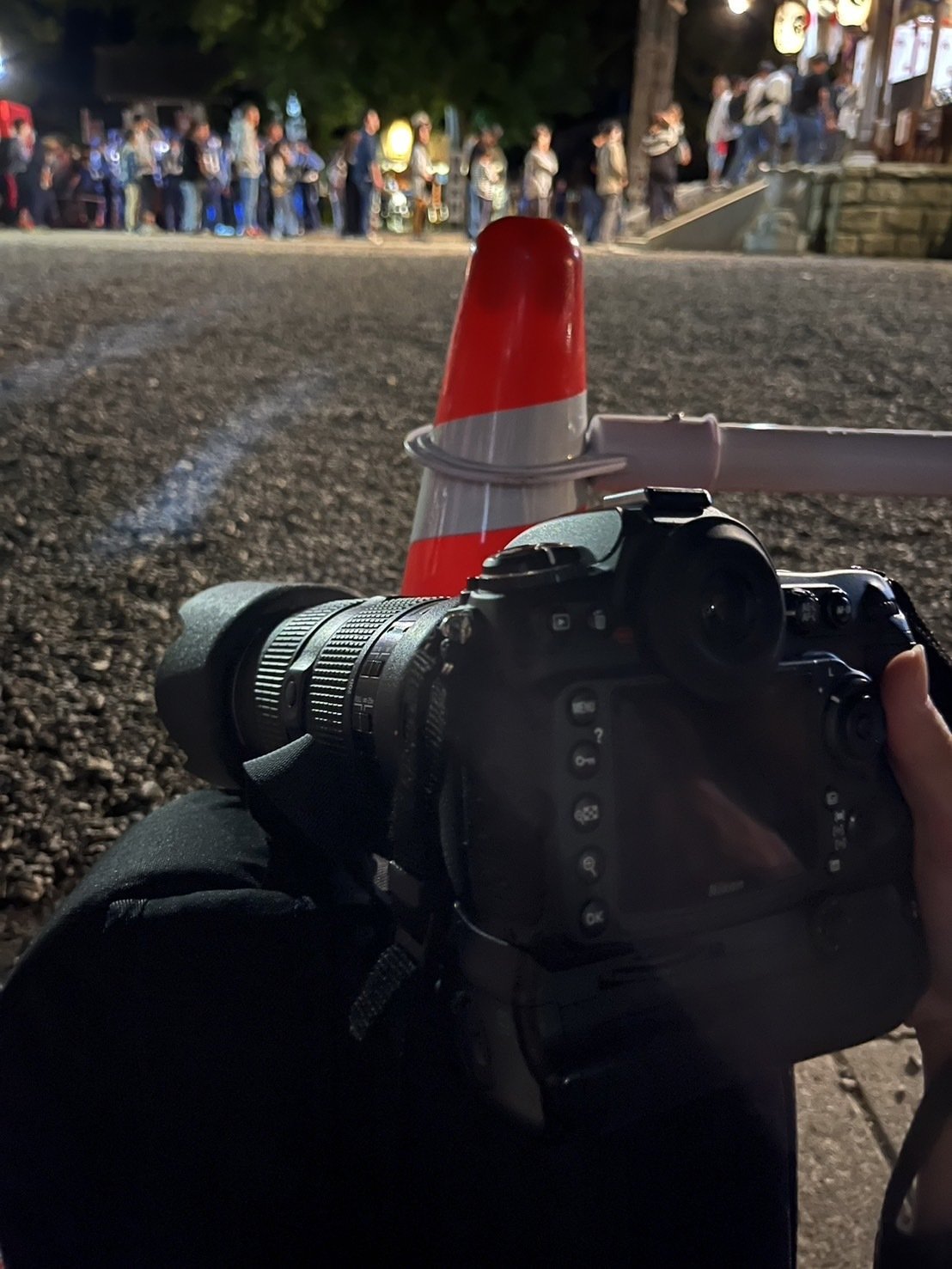 Nikon D300SとAI AF-S Nikkor ED 80～200mm F2.8で祭り撮影｜硝子窓