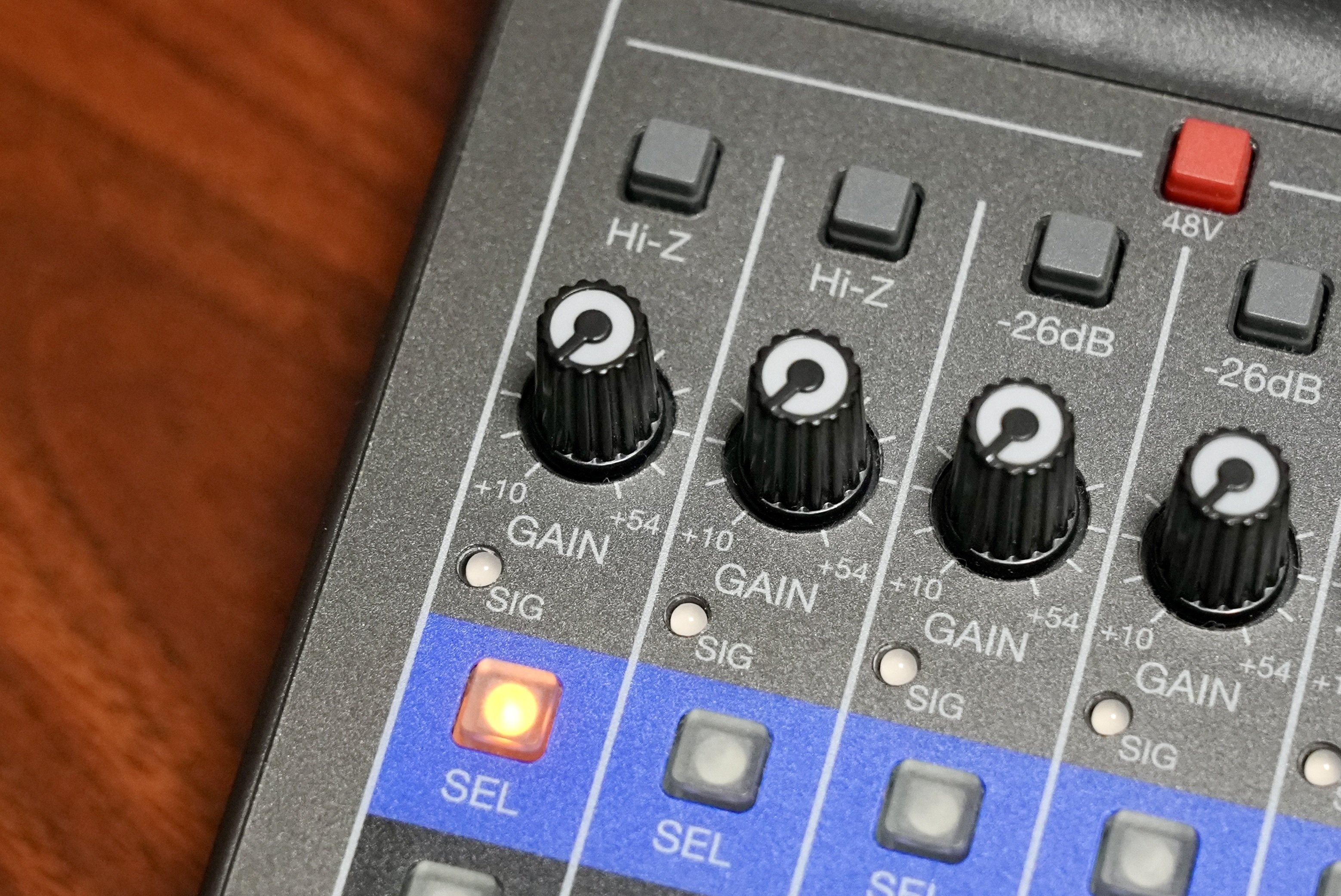 話題のミキサー ZOOM LiveTrak L6のファーストインプレッション