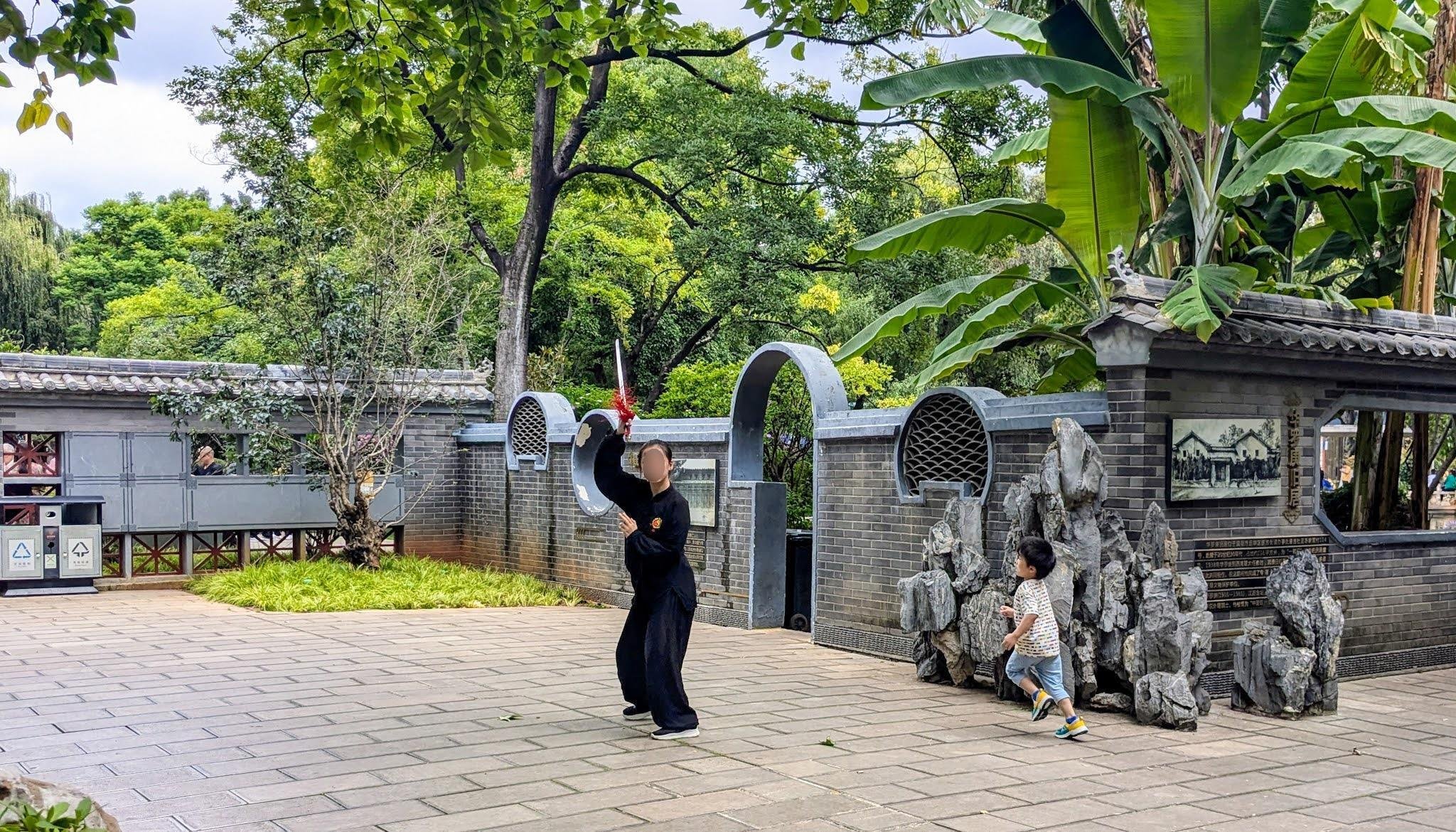 一杯の麺に、雲南の懐の深さを知る ―中国・雲南省 母子3人紀行 #2｜岸