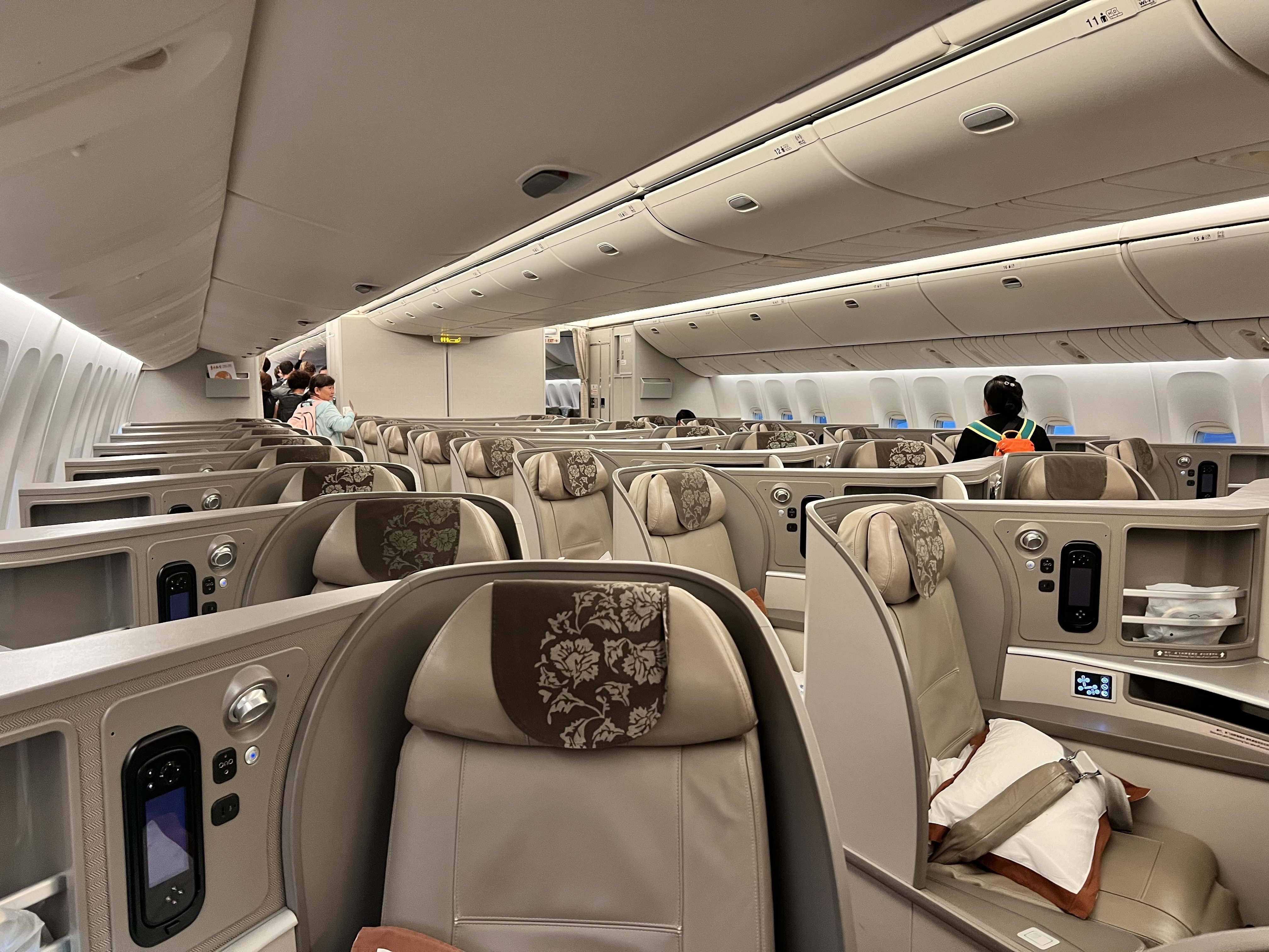 中国東方航空ビジネスクラス 搭乗記 〜東京上海編〜｜Rio旅