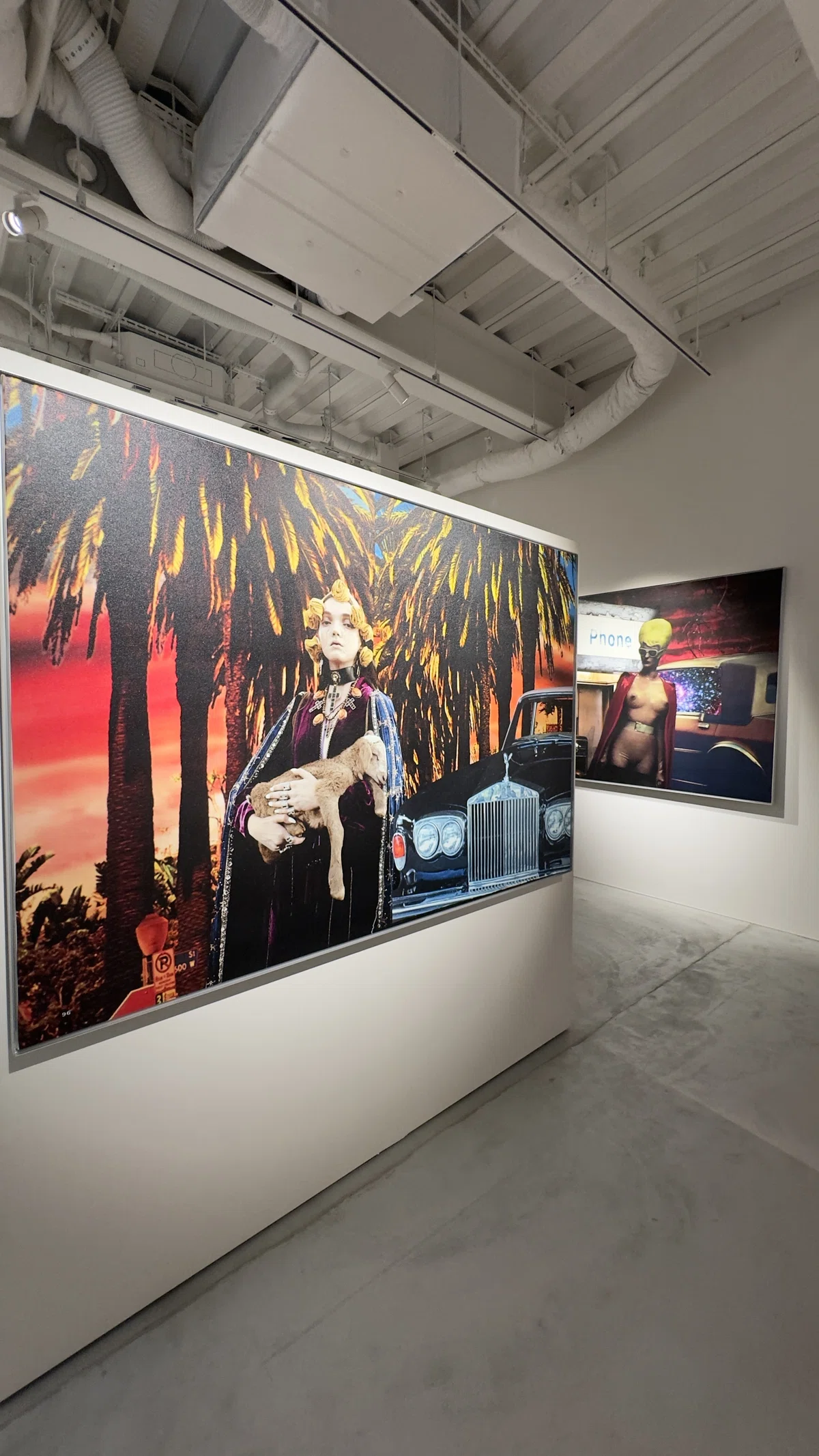 作品は、その国を表す。かっこよくて意味深いショーンホリーという 