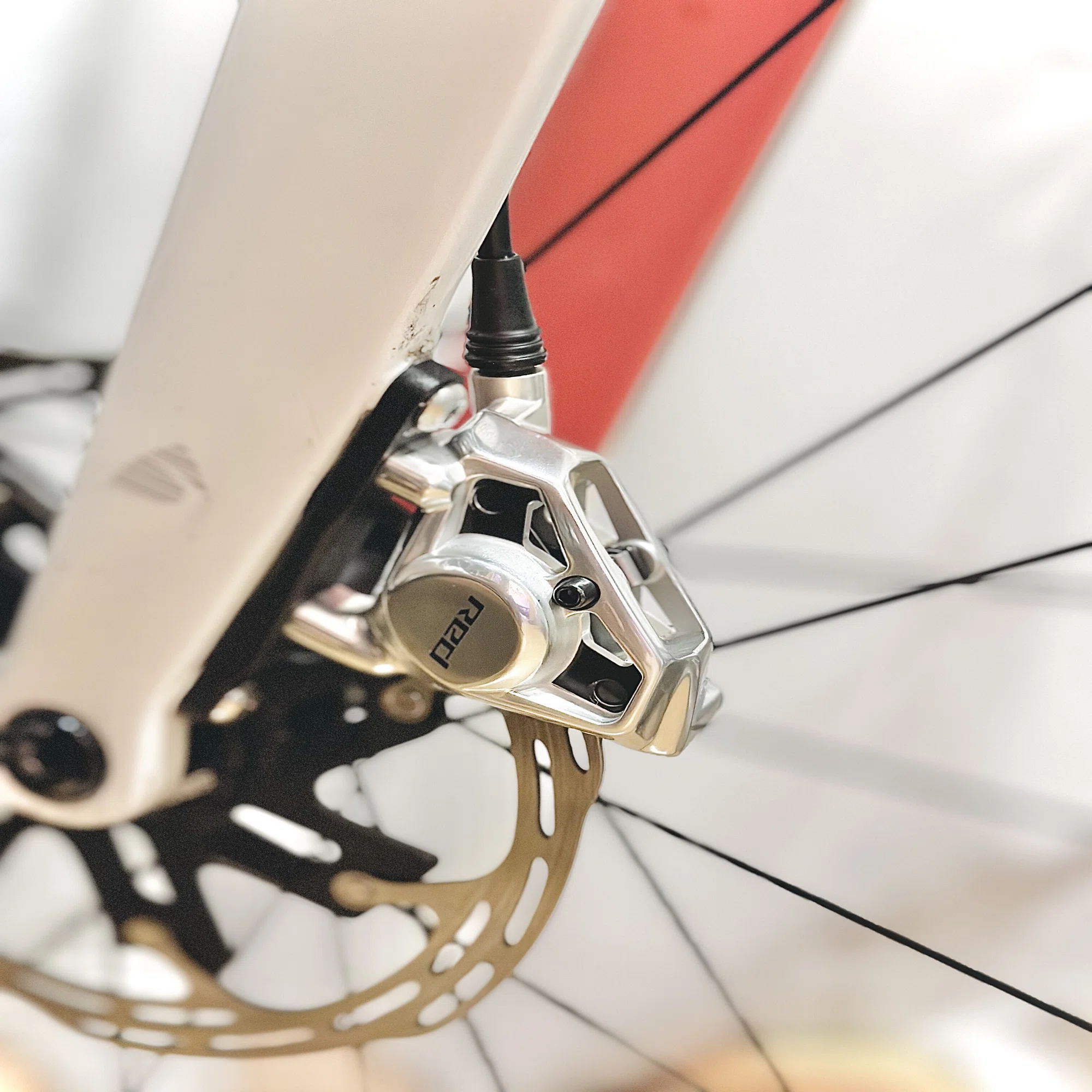 SRAM新型「RED AXS E1」の〇〇が良い｜877Bicycle?