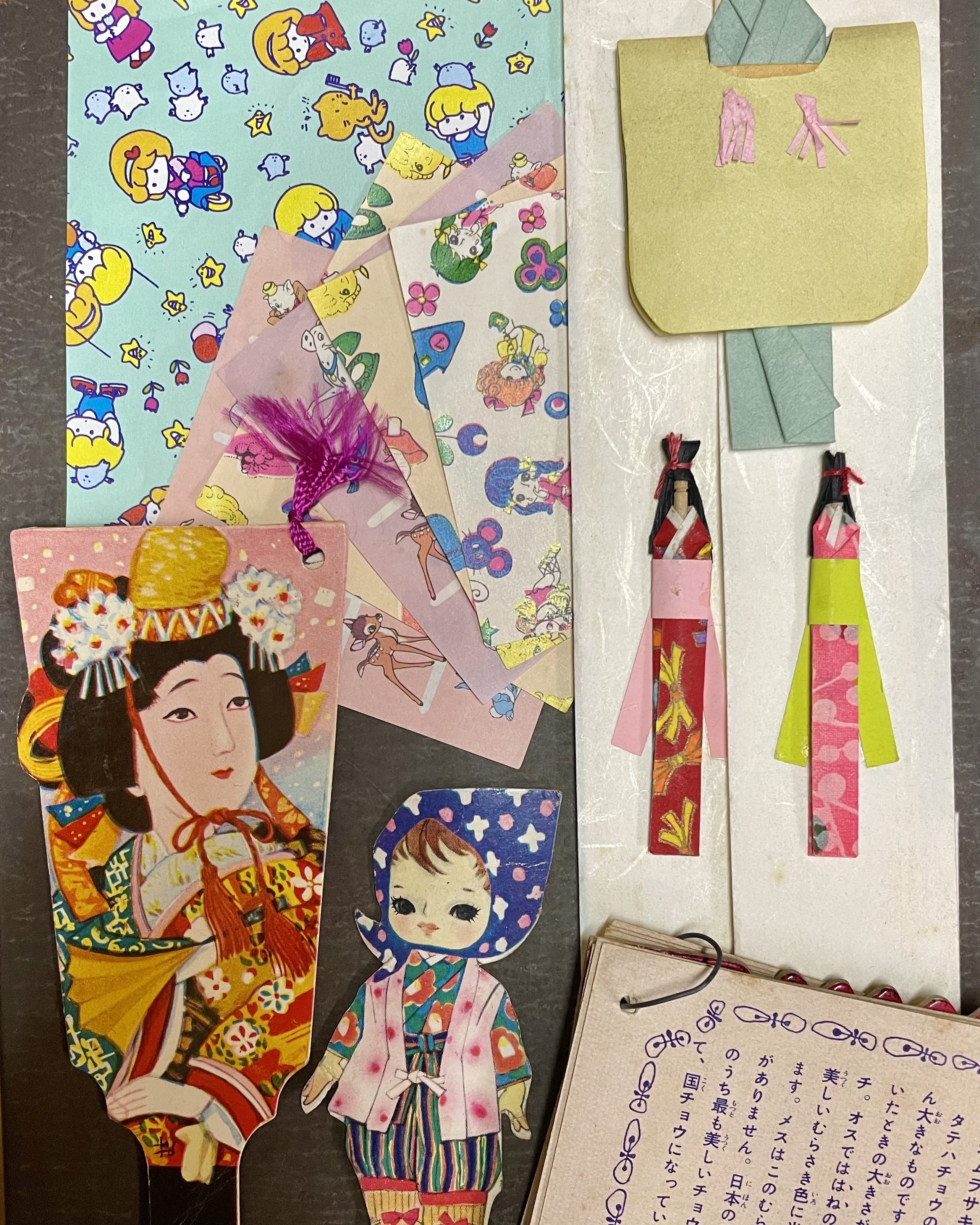 昭和レトロ　ヴィンテージタイルのブローチ  ロココ風シルエット  ピンク 昭和レトロ ヴィンテージタイルのブローチ ロココ風シルエット ピンク