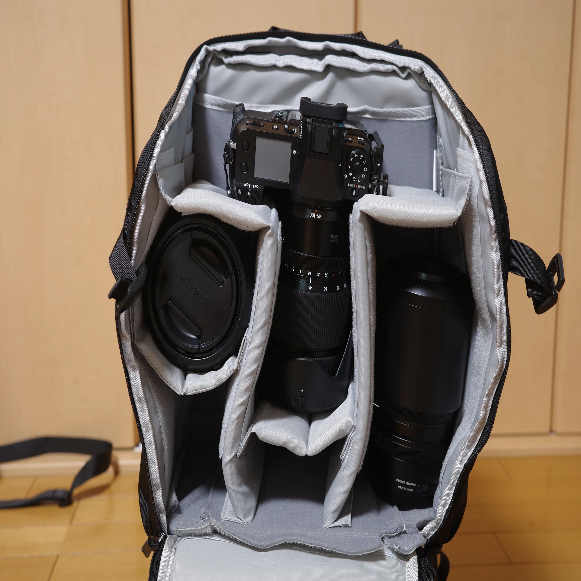 カメラバッグ】 HAKUBAのプラスシェル トレック04 27L 【レビュー 
