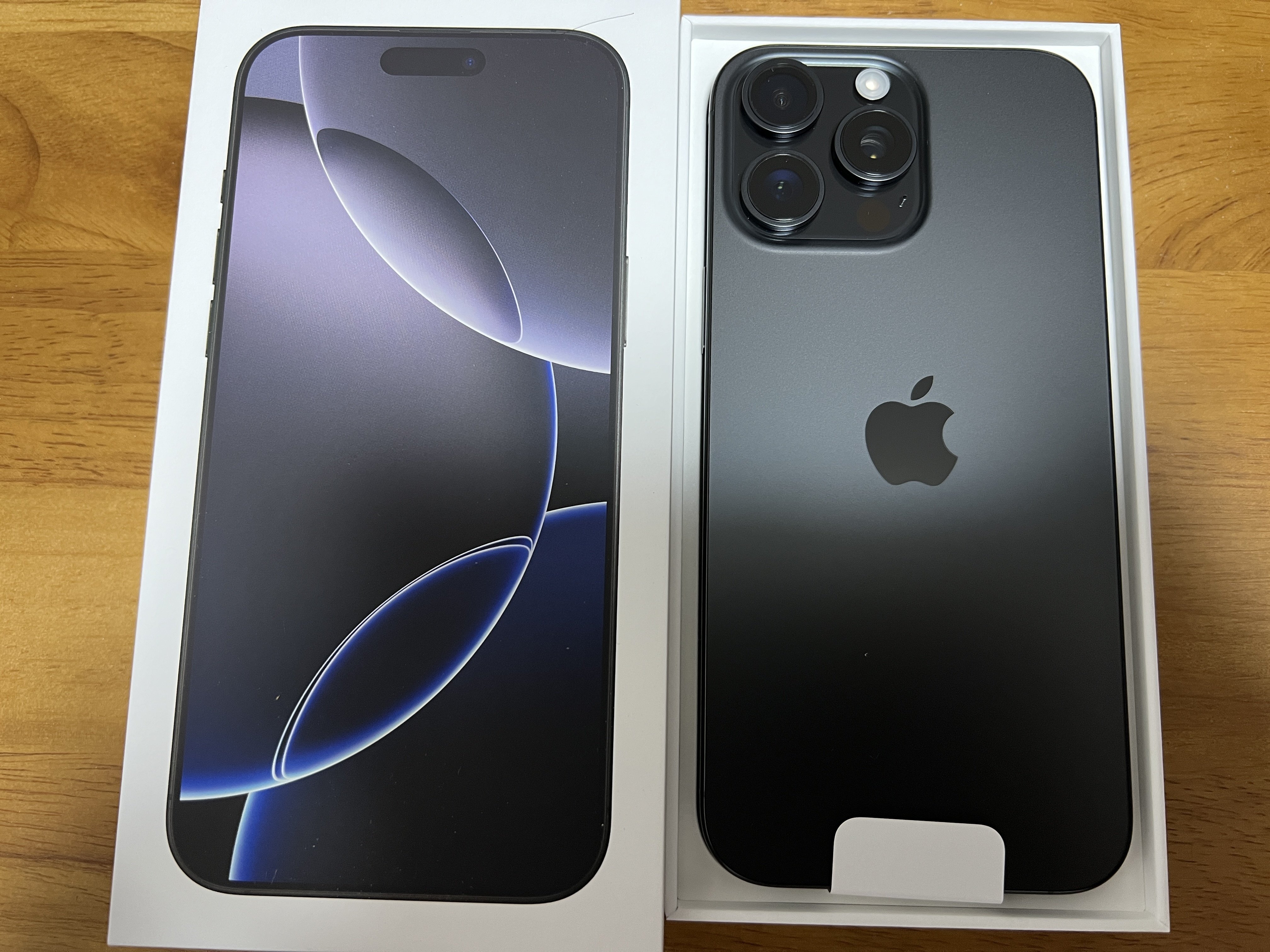 iPhone 16 Pro Maxが届きました！超簡単なレビュー記事｜たぬ